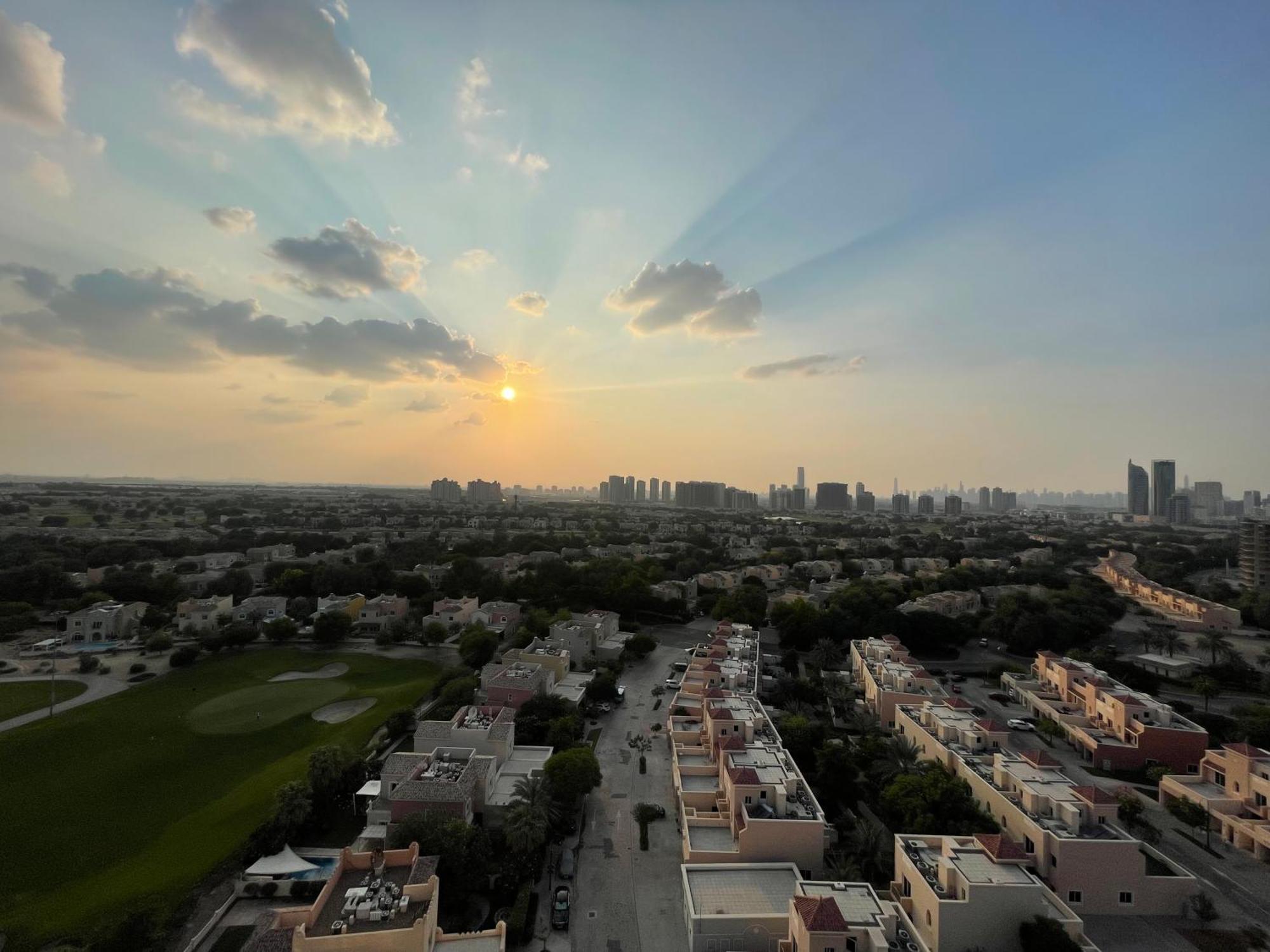 Great View, Sportcity, Parking Included, Dubái