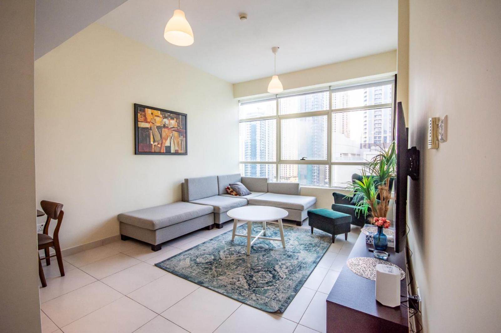 New!! Marina View - Recently Renovated Apartemen *