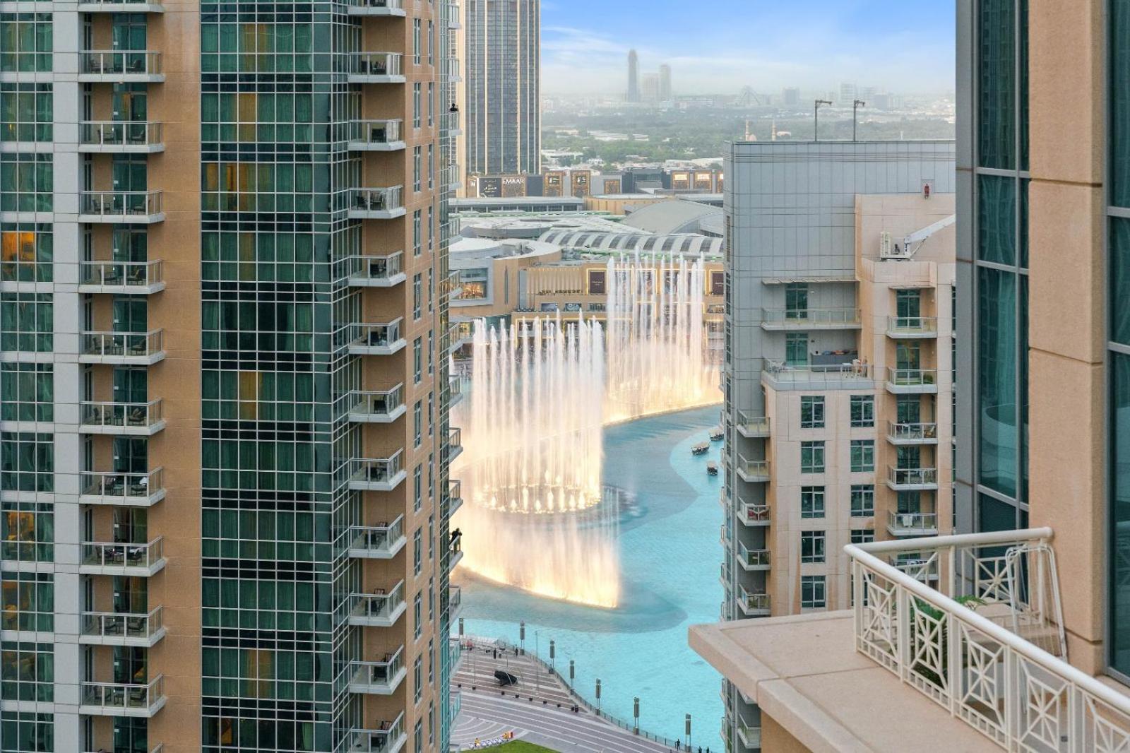Luxury Burj Khalifa & Fountain View Apt Downtown Apartemen *
