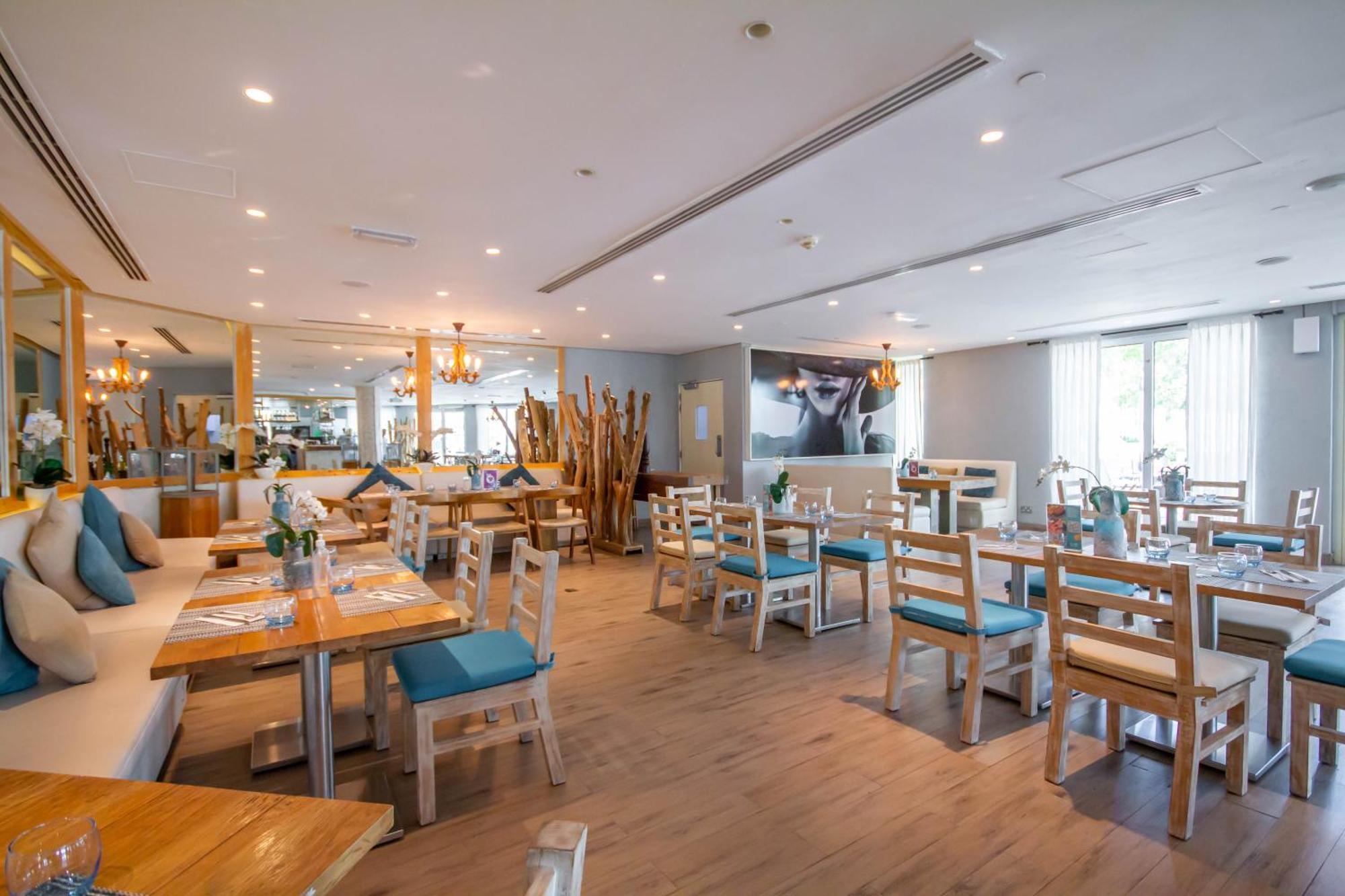 Bespoke Homes - Palm Jumeirah- 1 Bedroom Sea View With Pool & Access, Al Haseer Appartamento *