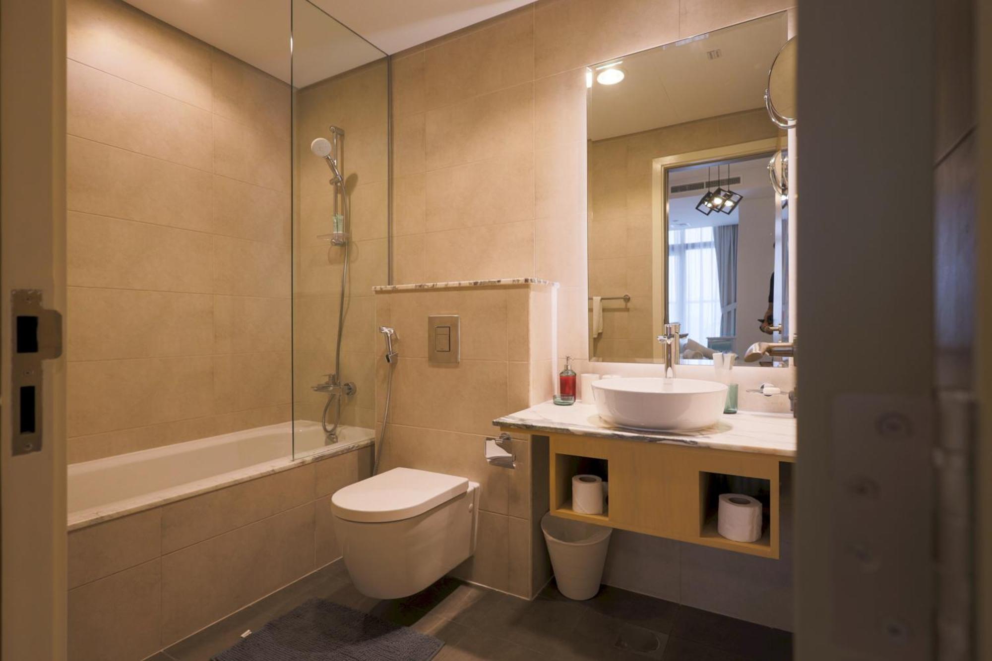 Ptr-4503 Furnished 2br Spacious Unit *