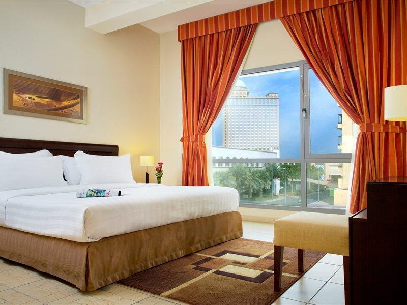 Time Topaz Aparthotel