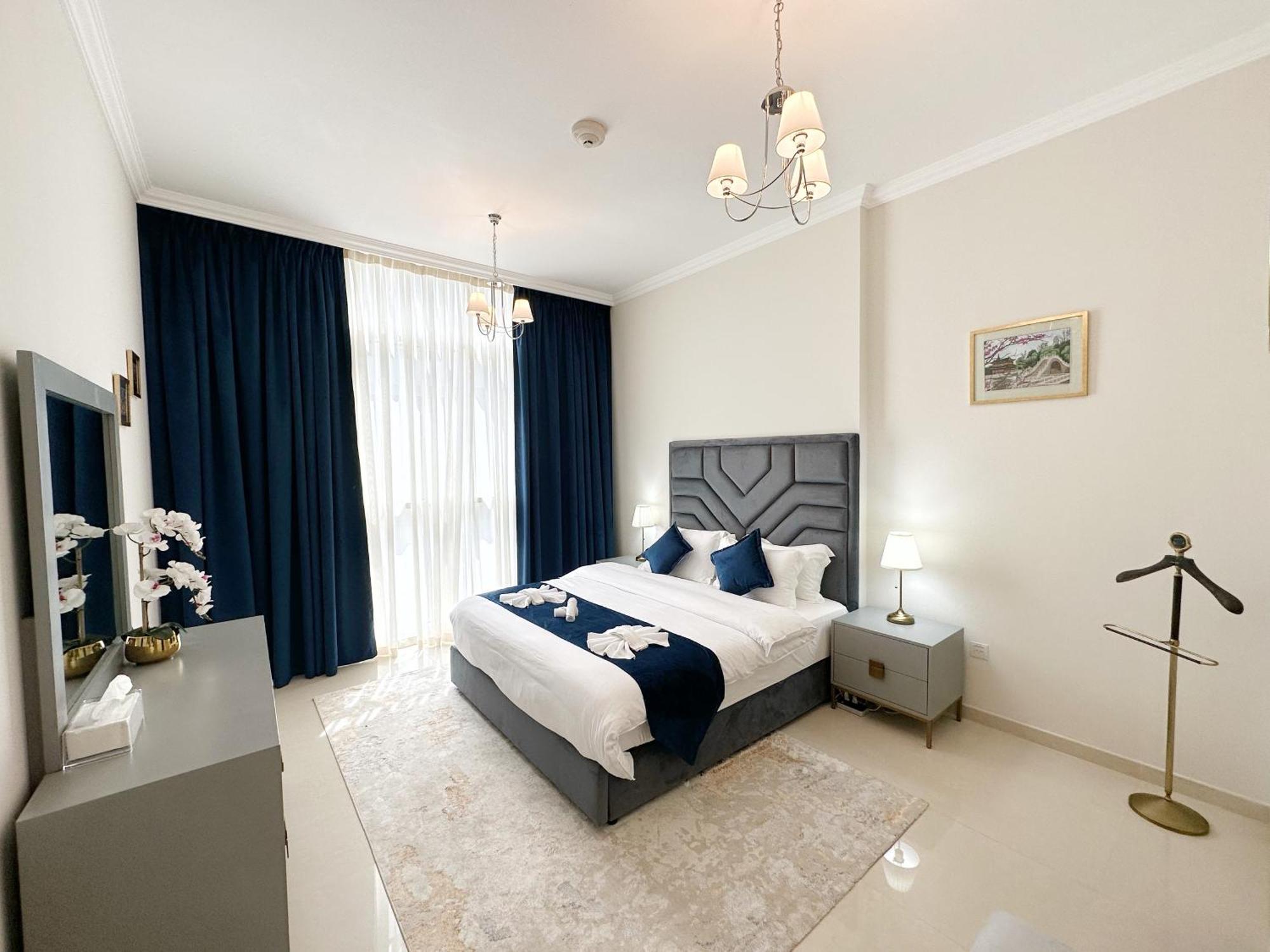 Dunya Tower Luxury And 2 Min Walk To Mall And Burj Khalifa In Heart Of Downtown Apartamento Dubái