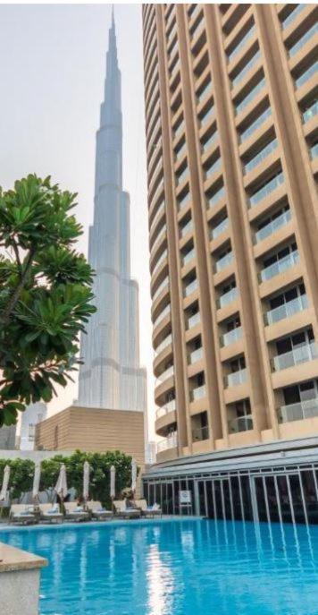 Emaar Fashion Avenue - Formerly Address Mall Four Apple Dubái