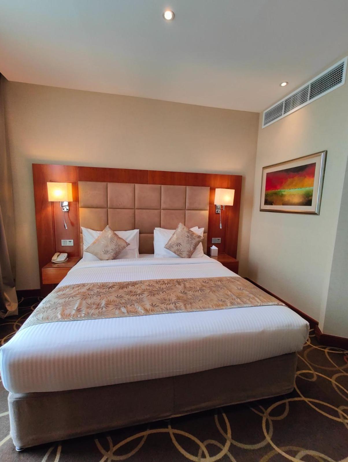 Montreal Barsha Hotel 4*