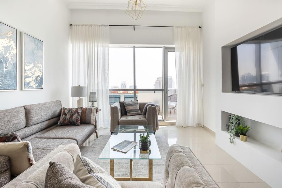 Frank Porter - Bay West 2 * Dubai