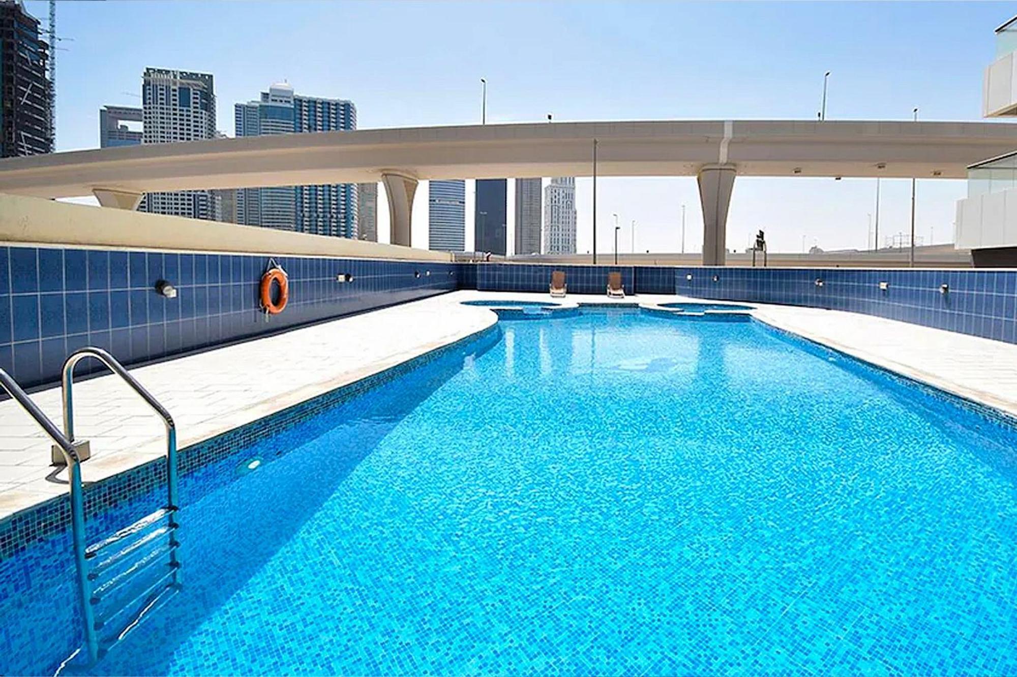 Urban Caves - Chic With Balcony Near The Walk Jbr Dubai