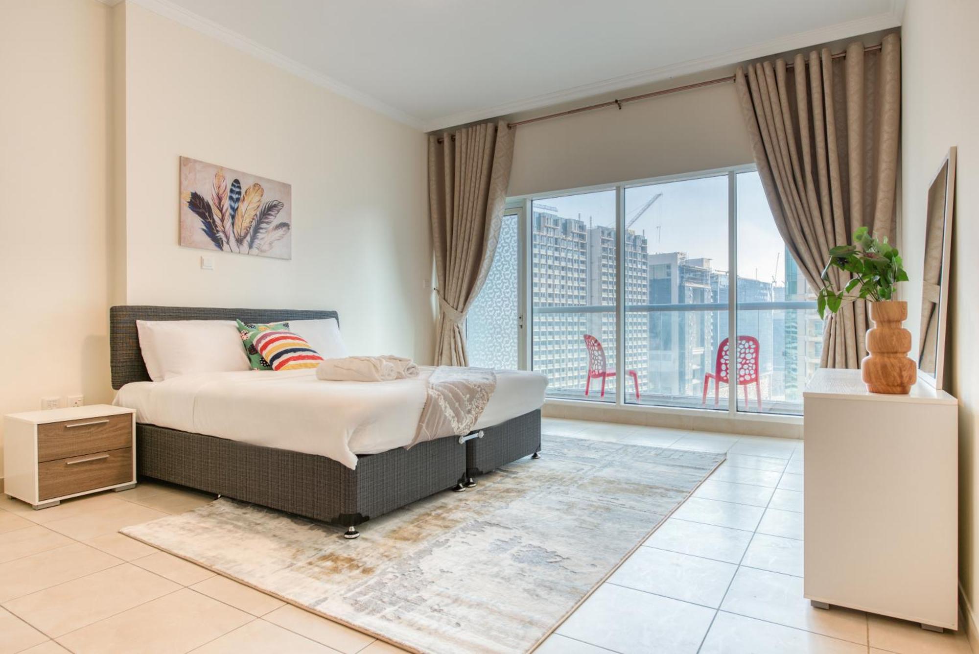Rh- Urban Living, Spacious 01br, Near Burj Khalifa