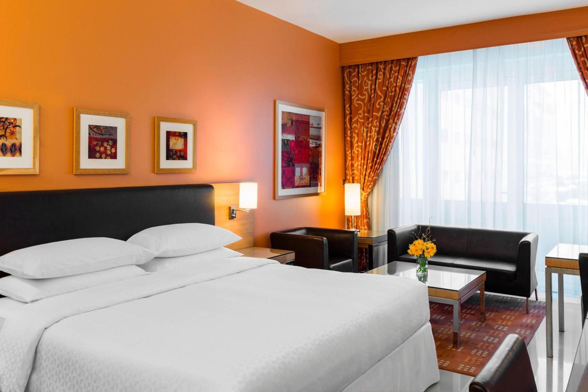 Four Points By Sheraton Bur Hotel Dubai