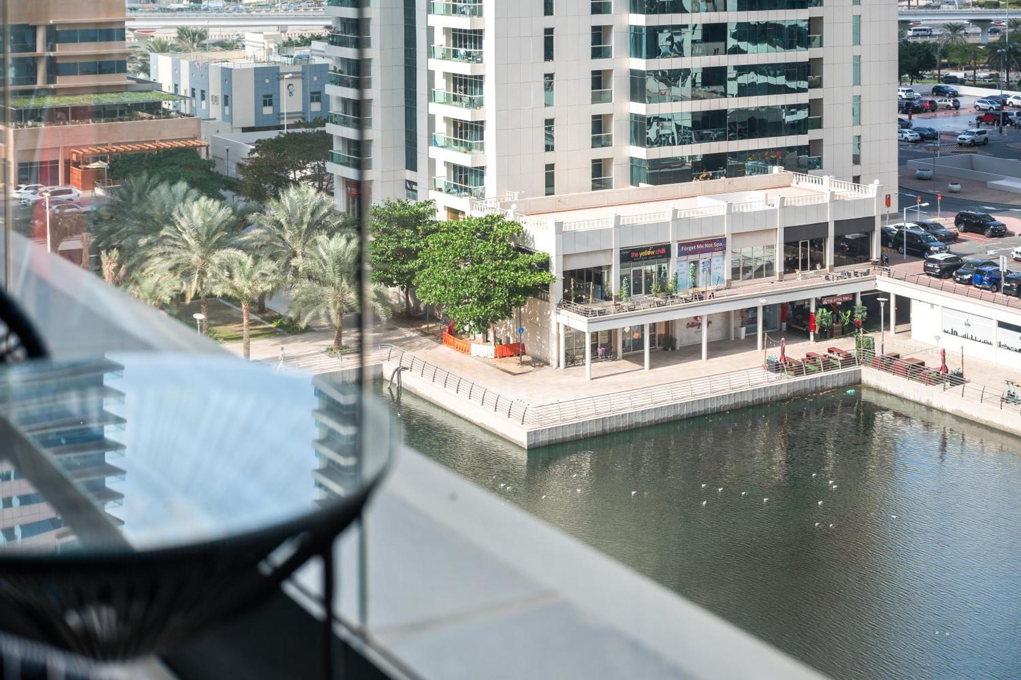 Apartment Upscale Full View In Goldcrest View Tower *