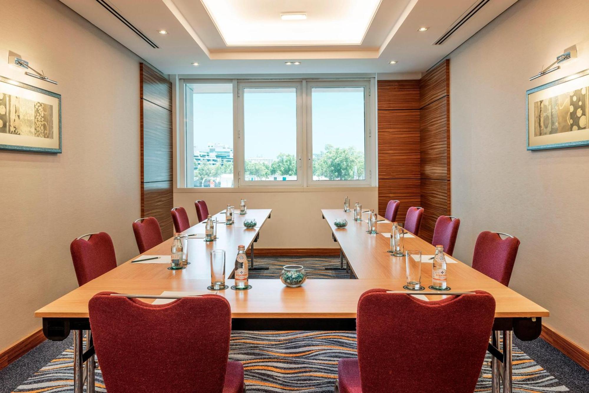 Four Points By Sheraton Bur 4* Dubai