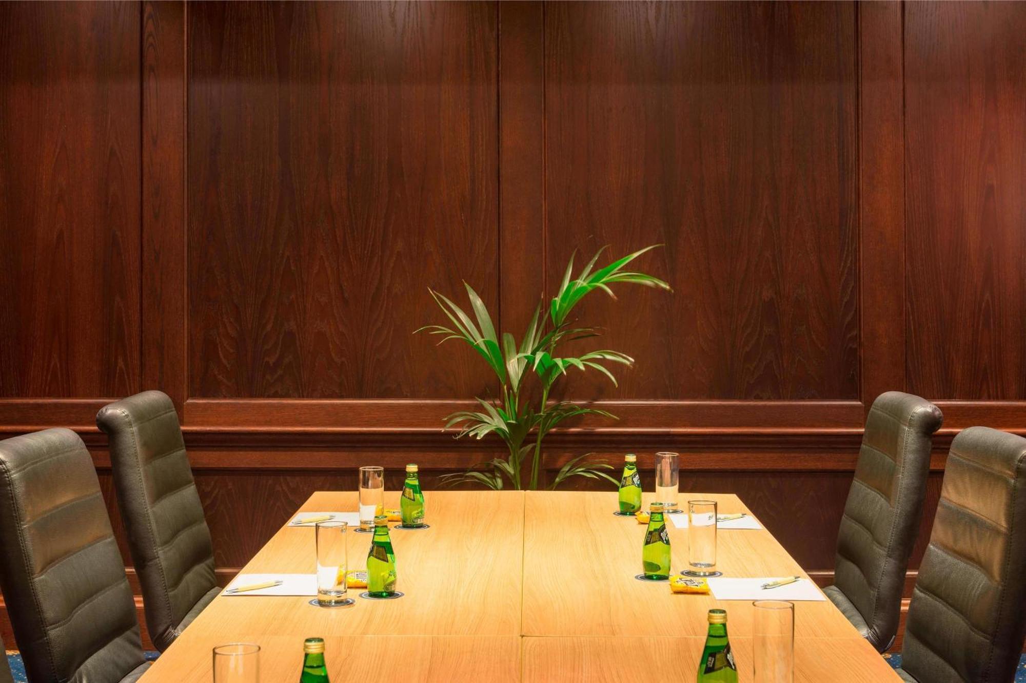 Four Points By Sheraton Bur 4*