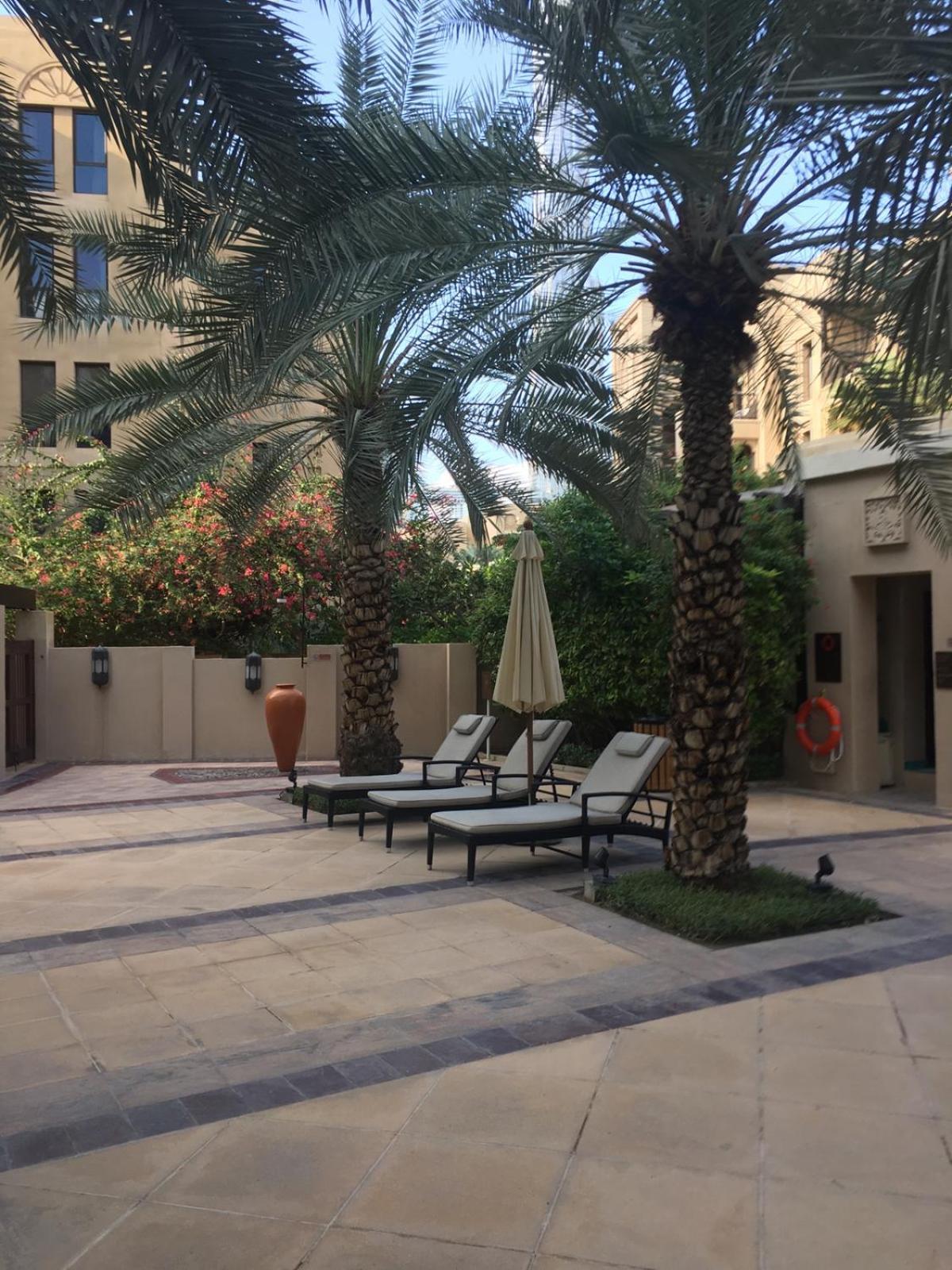 Apartamento Burj Area - 5min Walk - Luxury 2 Bedroom Dubái