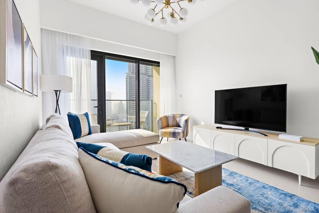 Luxe Burj Royale 2br With Burj Khalifa View Dubai