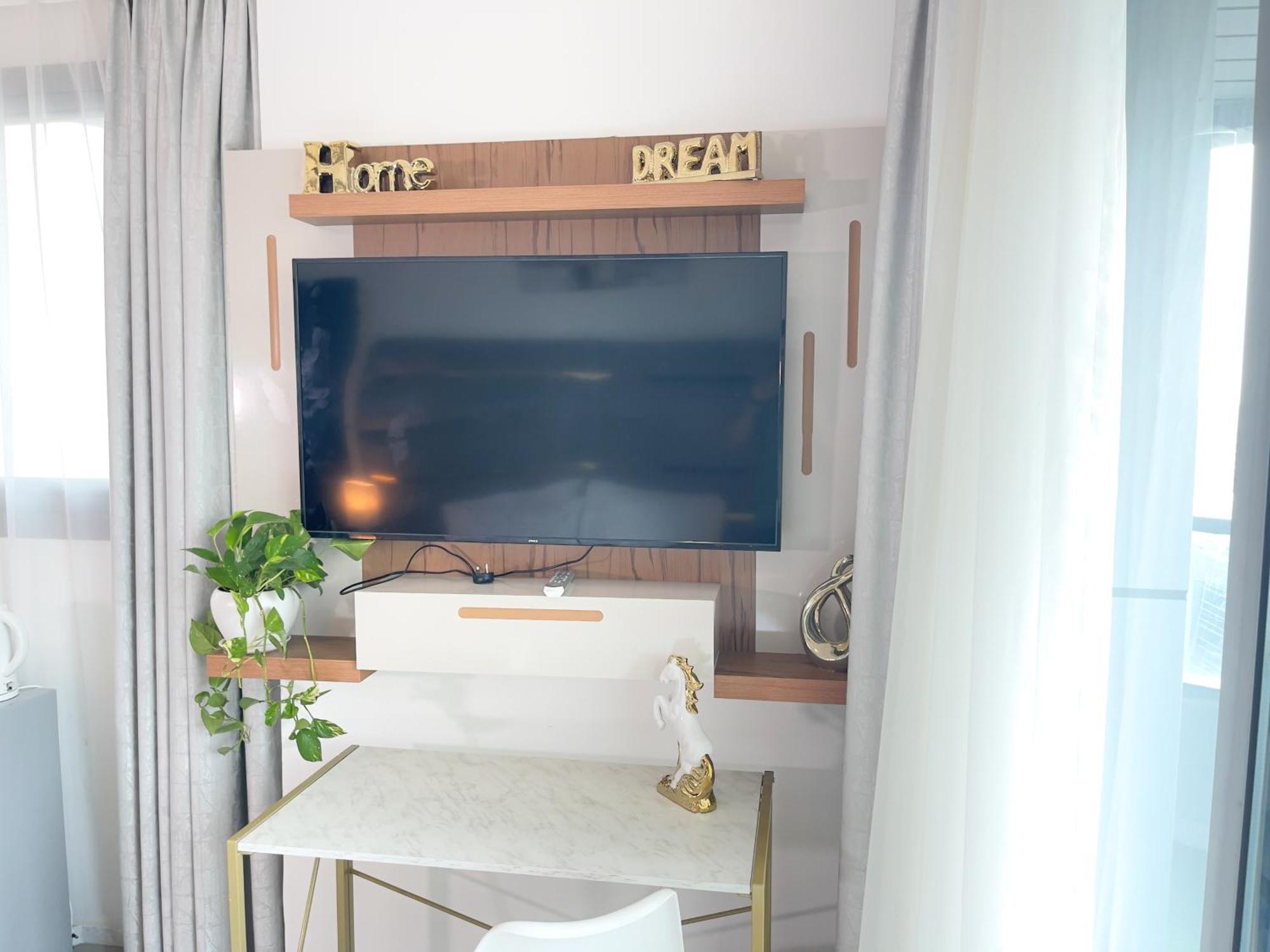 Luxury With Marina View Close To Jbr And Metro With Shared Kitchen * Dubái