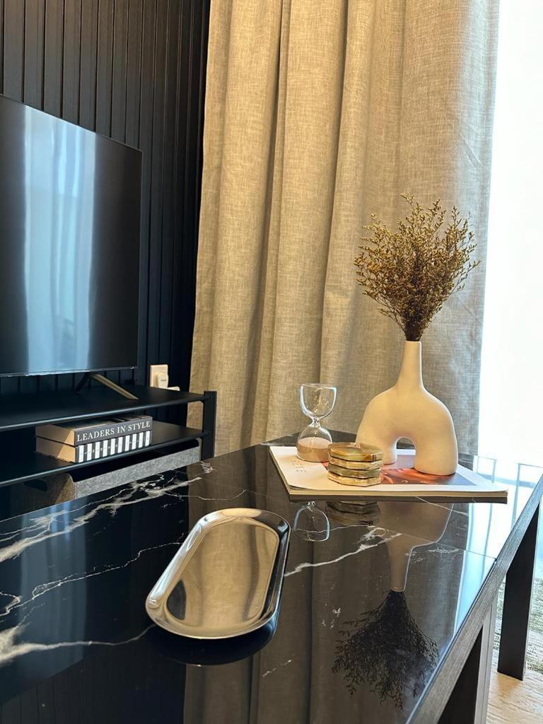 Keyrock Living - 1 Bedroom - Business Bay - Near Metro Station - Zada Tower * Dubái