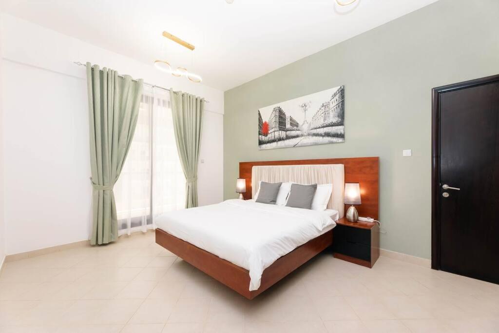 Urban Caves - Chic With Balcony Near The Walk Jbr Apartment