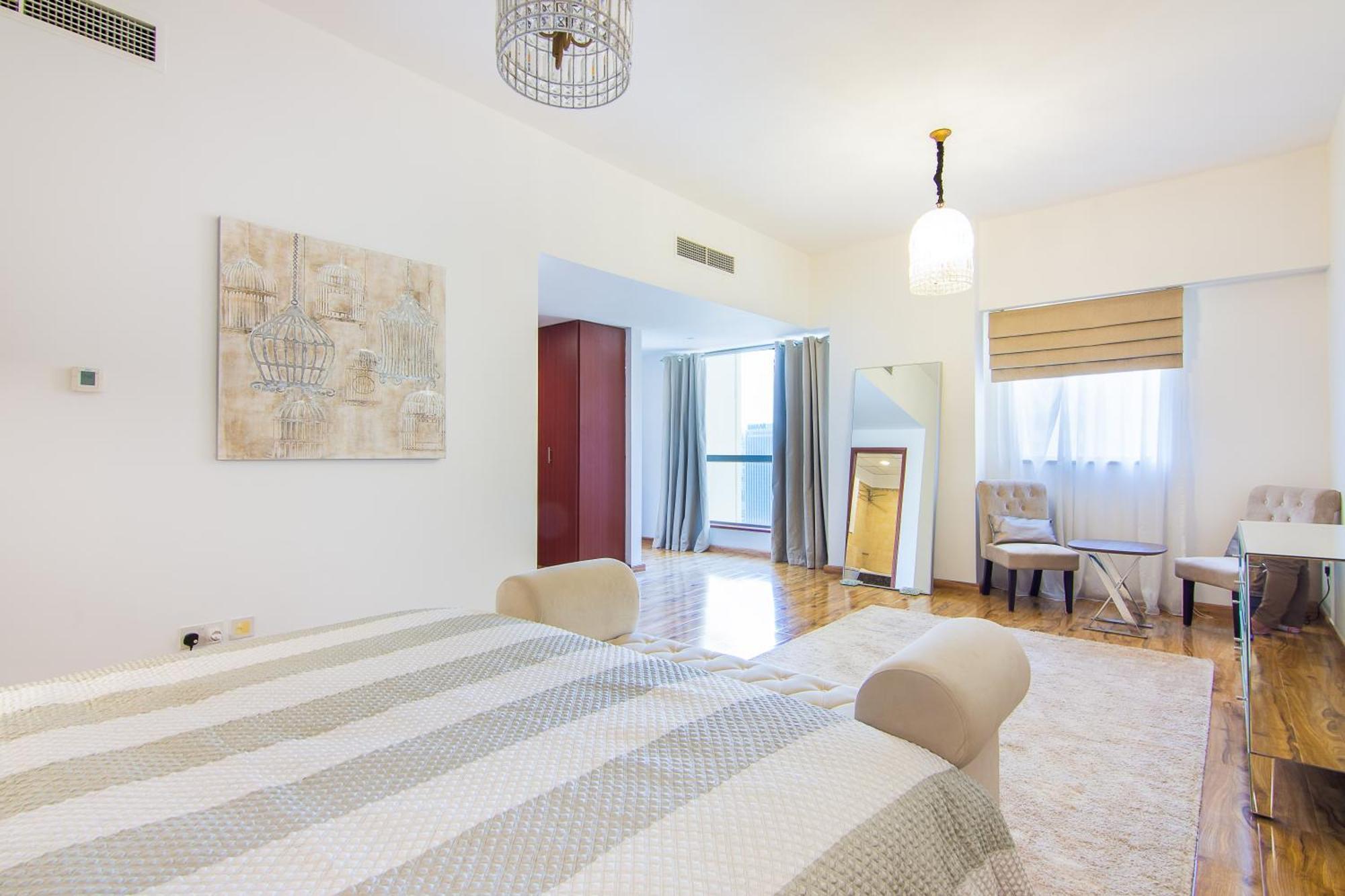 Huge 1br In Jbr Apartamento Dubái