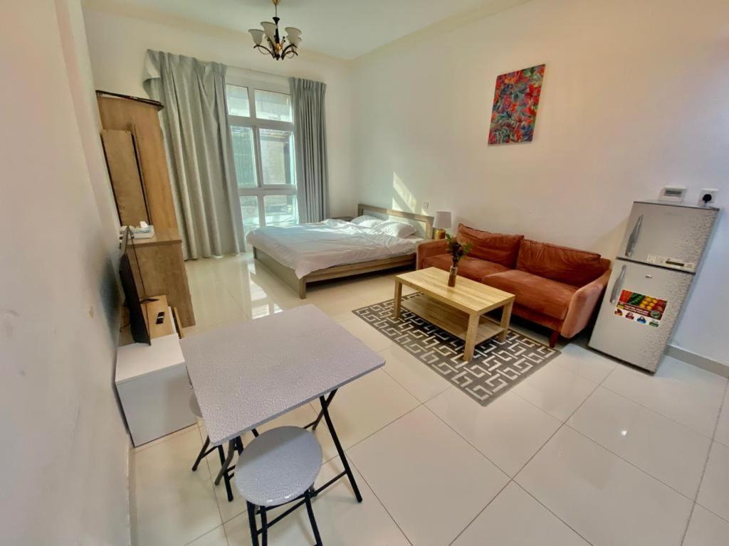 Cute And Small Partitions For Girls In Dubai- Female Guests Only فتيات فقط Apartment *