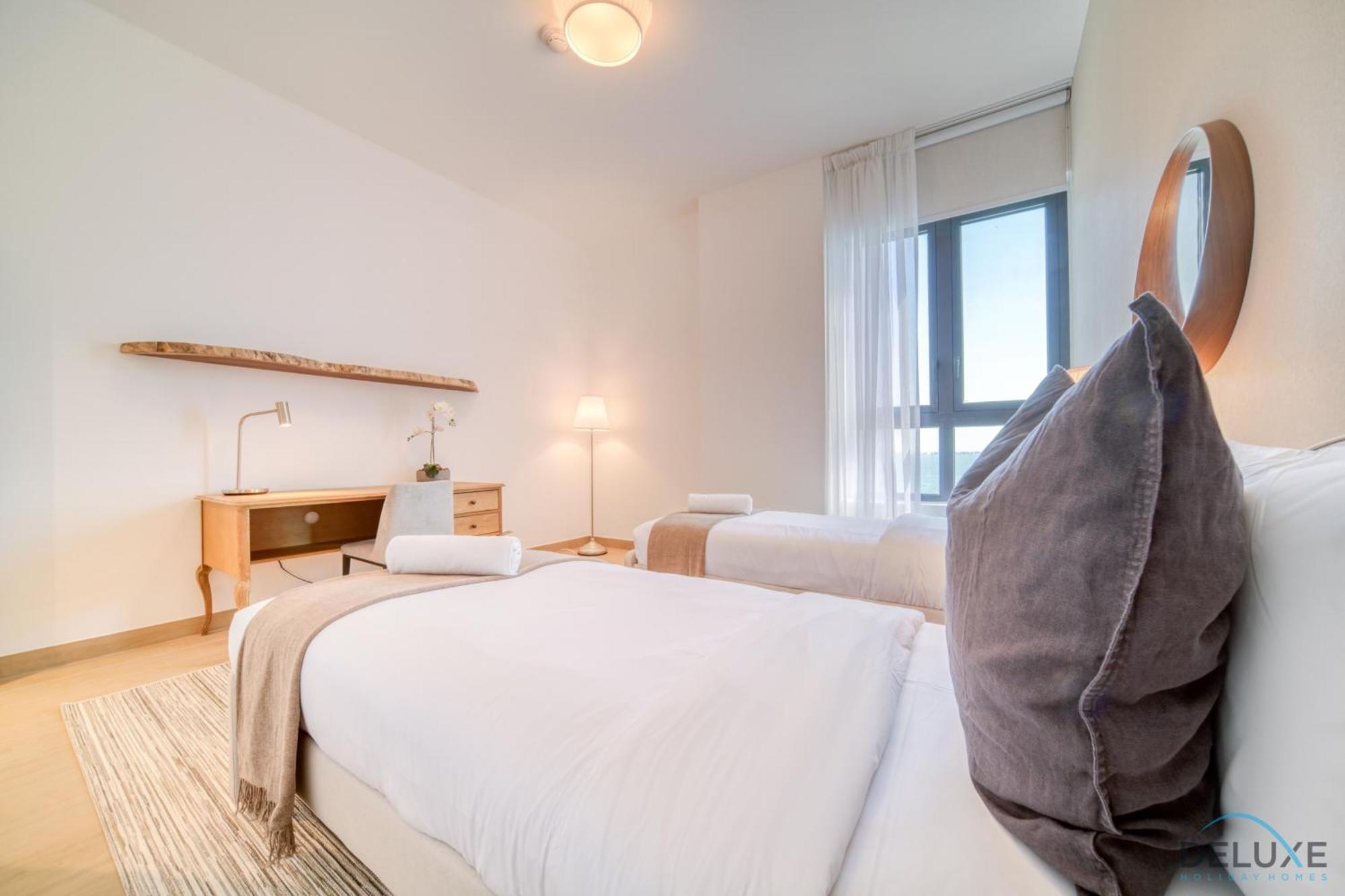 Peaceful 4br Penthouse With Assistant At Le Pont Jumeirah By Deluxe Homes