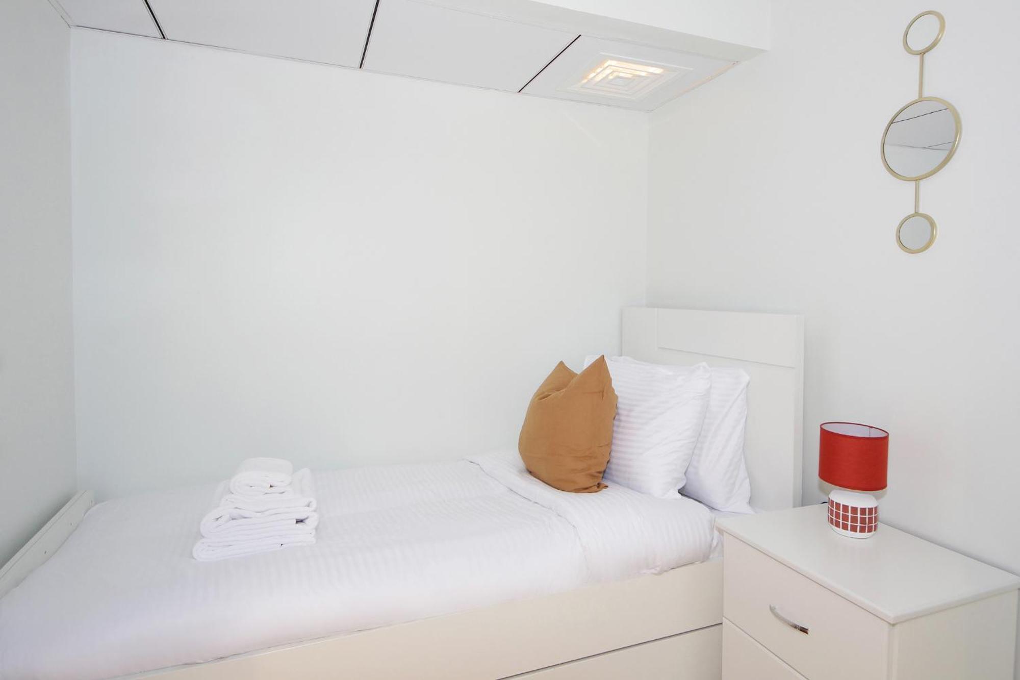 Luxury Staycation - Park Gate Residences Tower B Apartment Dubai