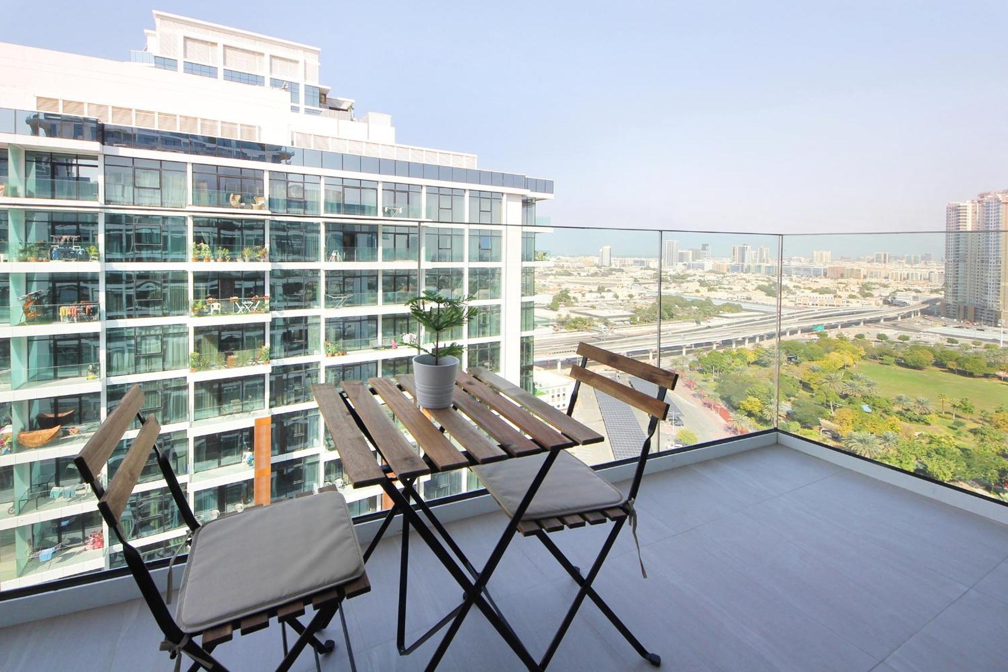 Apartment Luxury Staycation - Park Gate Residences Tower B