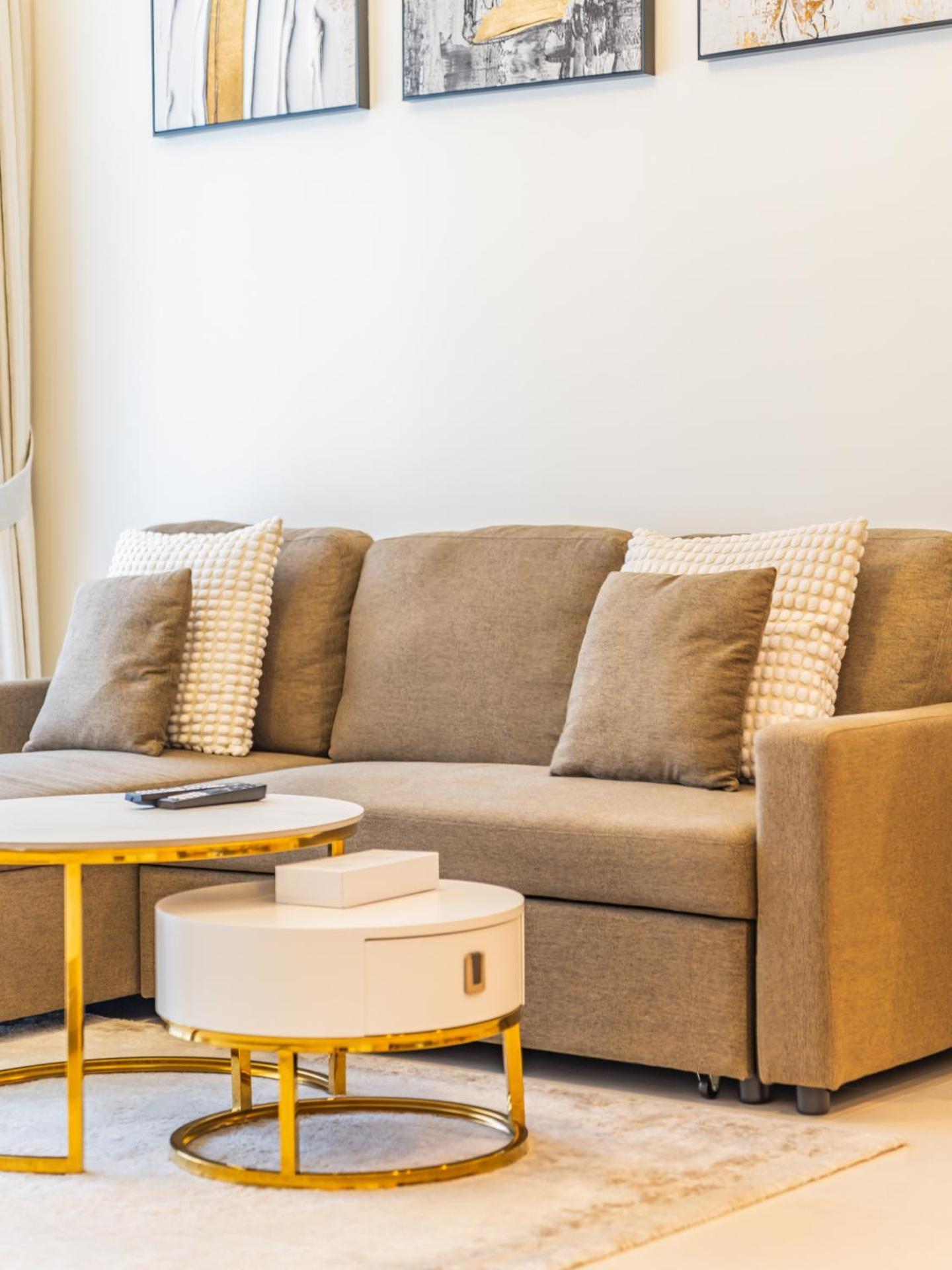 Downtown Decadence : A 1br Urban Sanctuary * Dubai