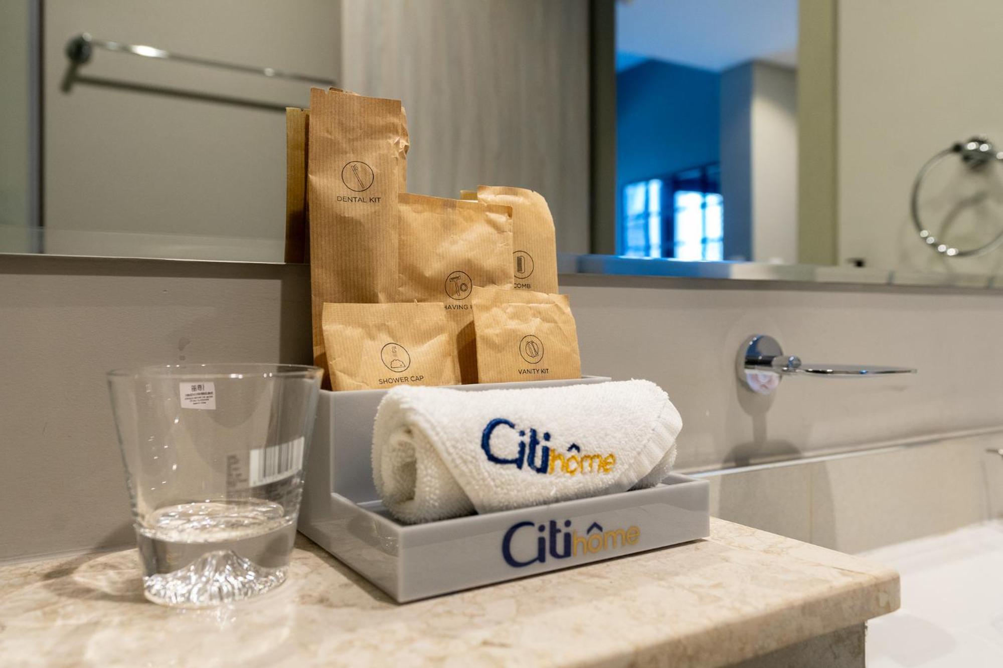 Citihome -1br With Balcony & Pool View In Zada Tower * Dubái
