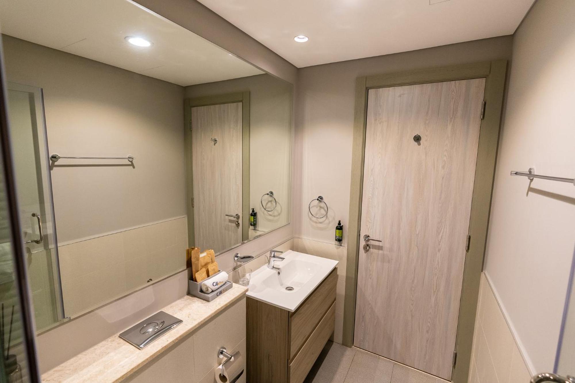 Apartamento Citihome -1br With Balcony & Pool View In Zada Tower *