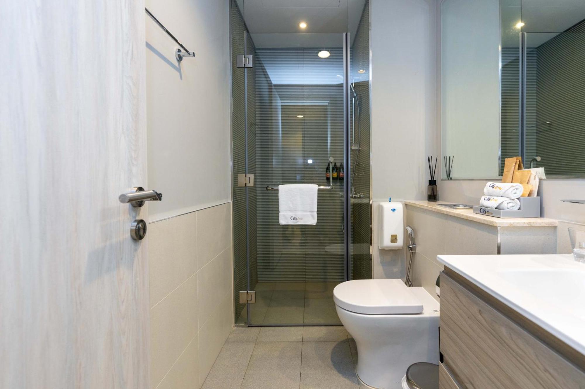 Citihome -1br With Balcony & Pool View In Zada Tower Dubái