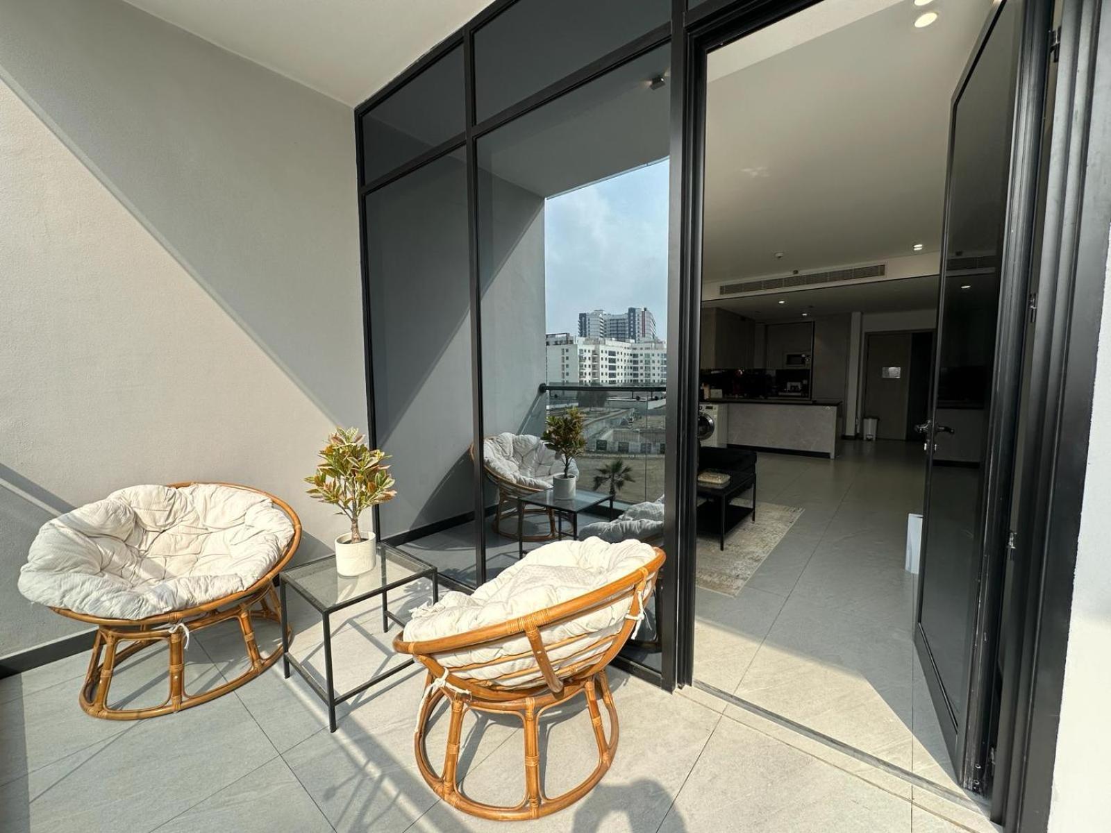 Hospedagem domiciliar Brand New Stunning Private With Bathroom *huge Balcony