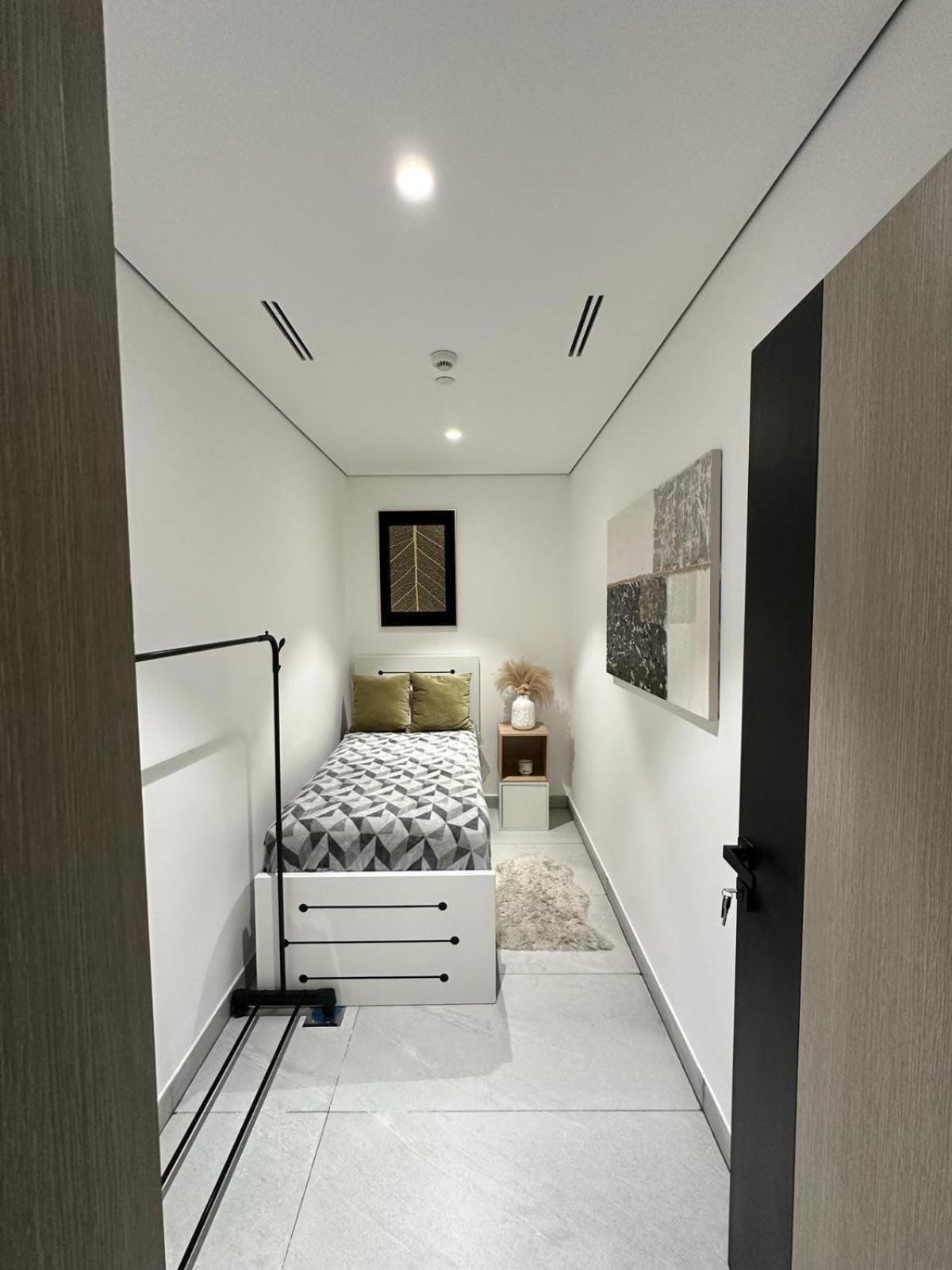 Privatunterkunft Brand New Stunning Private With Bathroom *huge Balcony Dubai