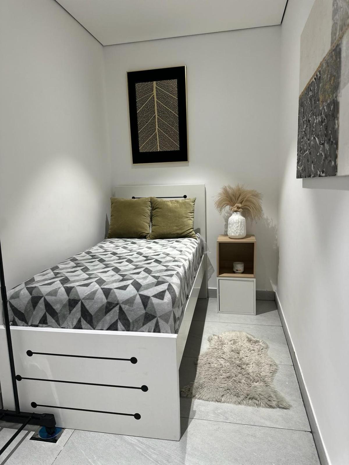 Brand New Stunning Private With Bathroom *huge Balcony Hospedagem domiciliar Dubai