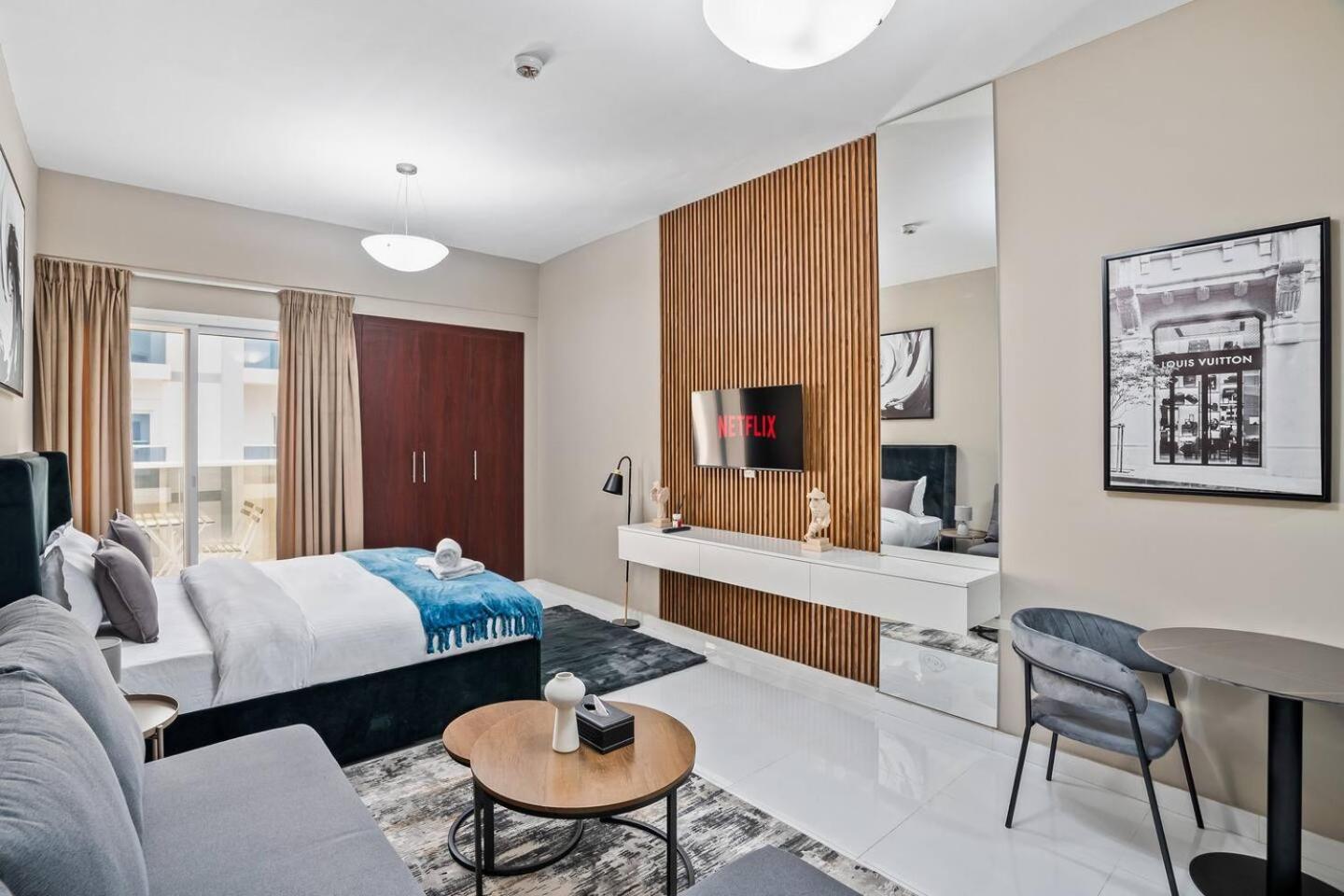 Newly Built Studio - Comfort Apartamento Dubai