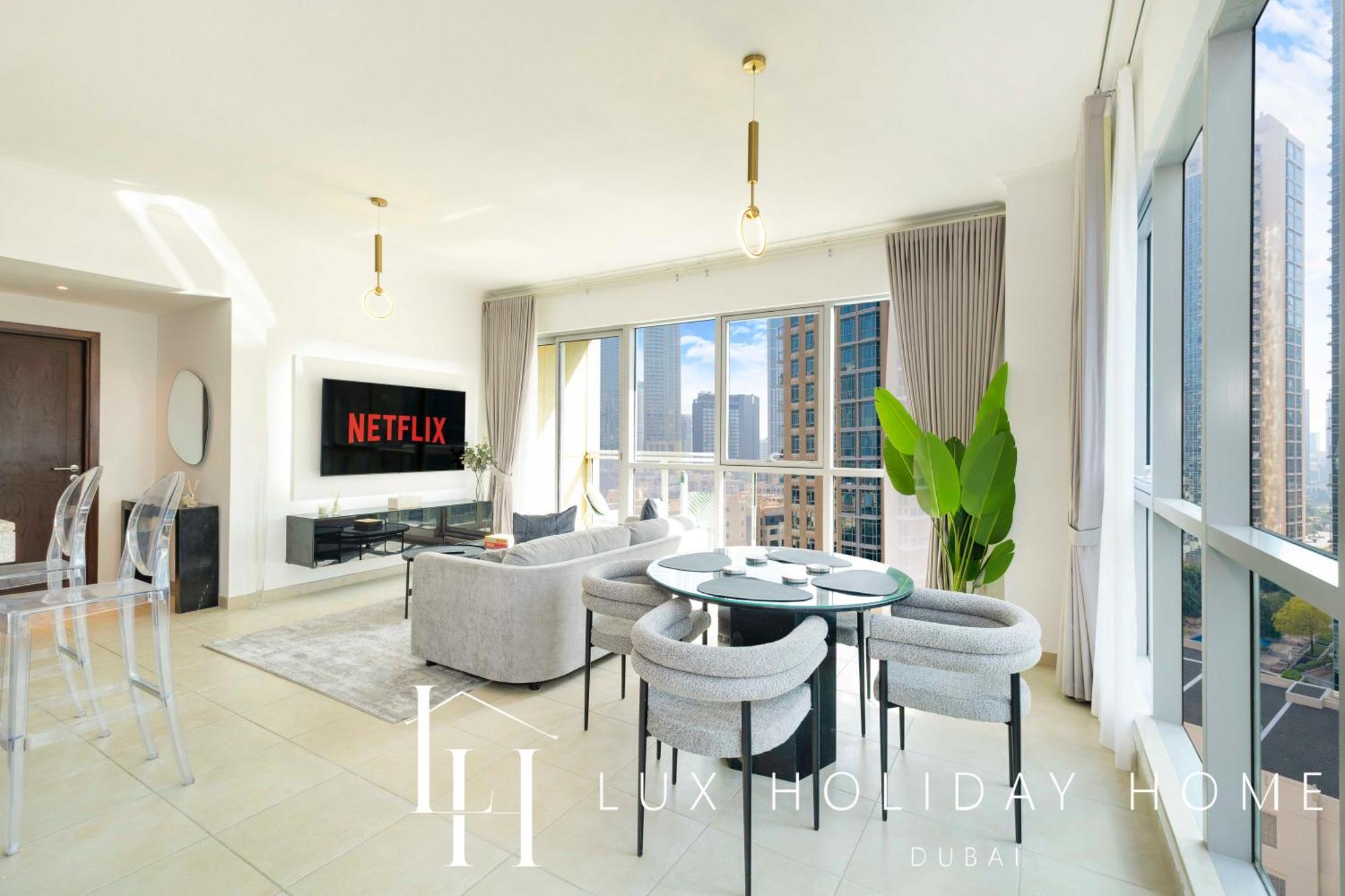 Lux The Stunning Fountain View Apartament