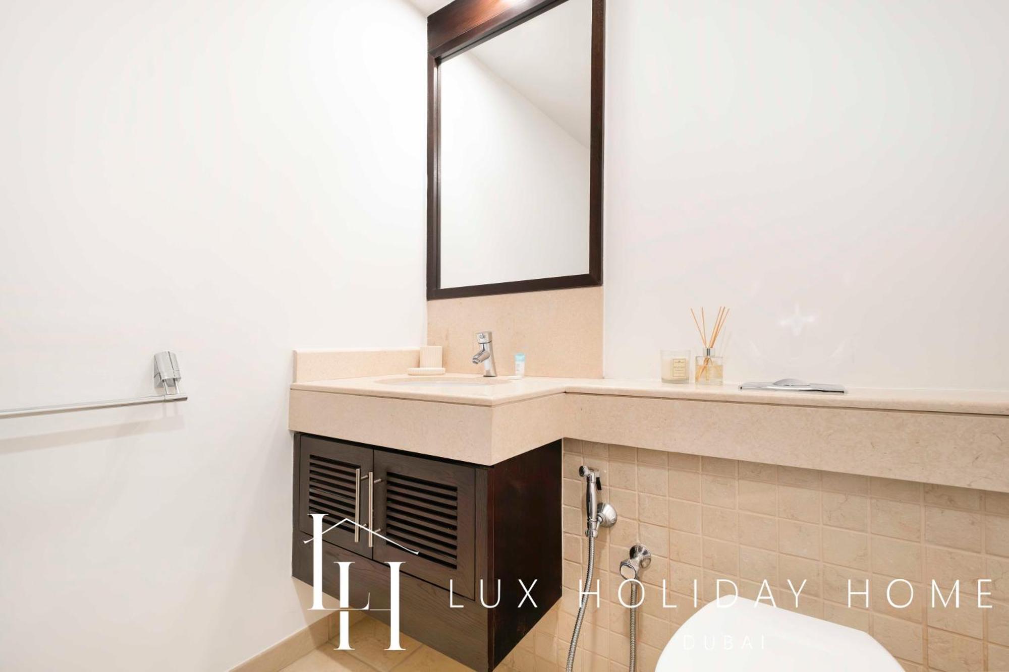 Lux The Stunning Fountain View Apartament