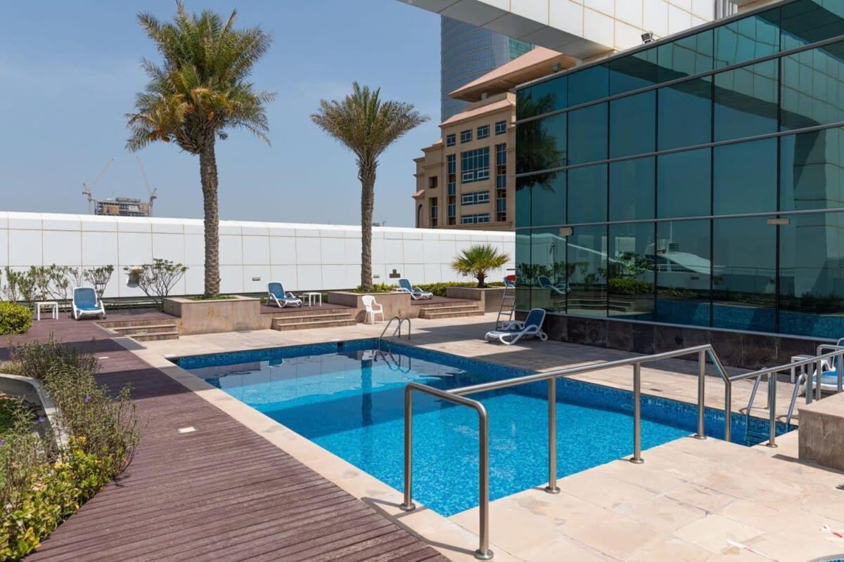 Frank Porter - Gold Crest Views Apartamento Dubái