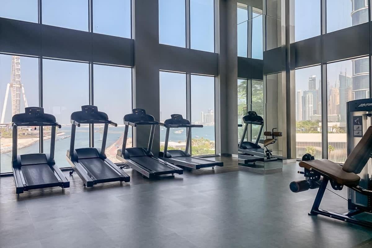 Frank Porter - 5242 Emaar Tower Dubai