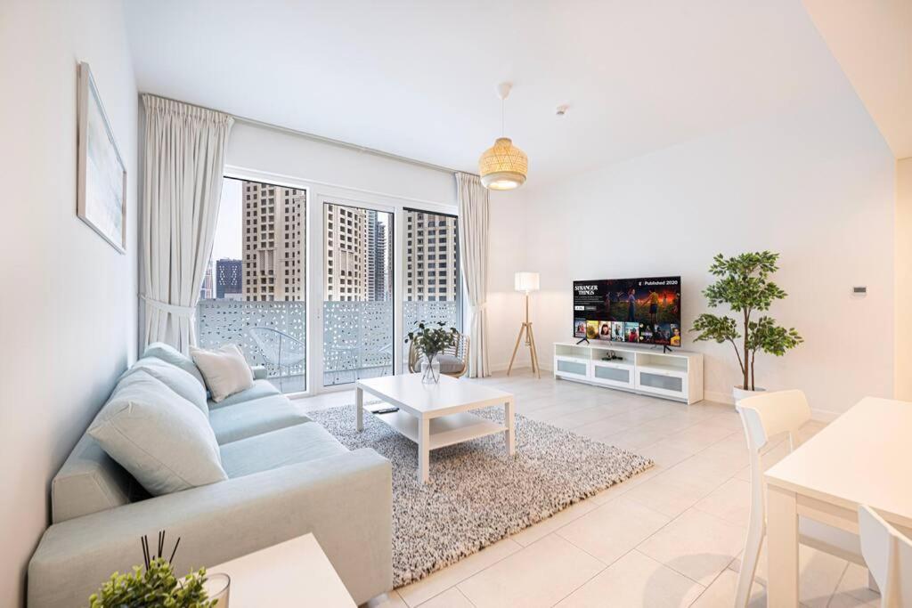 Private Beach Heaven Jbr 2bed Apartemen