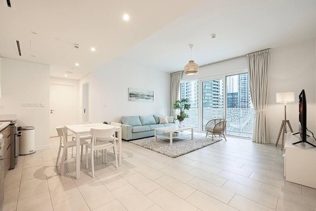 Private Beach Heaven Jbr 2bed Apartemen