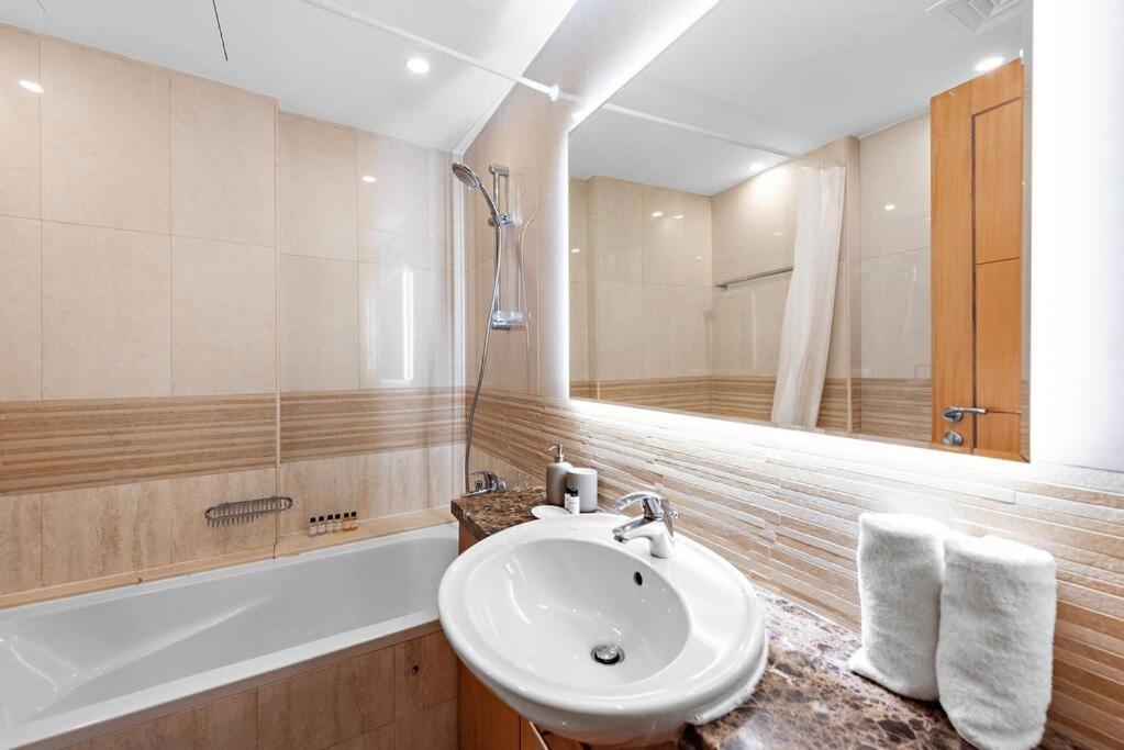 First Class 2br Modern And Stylish Appartement