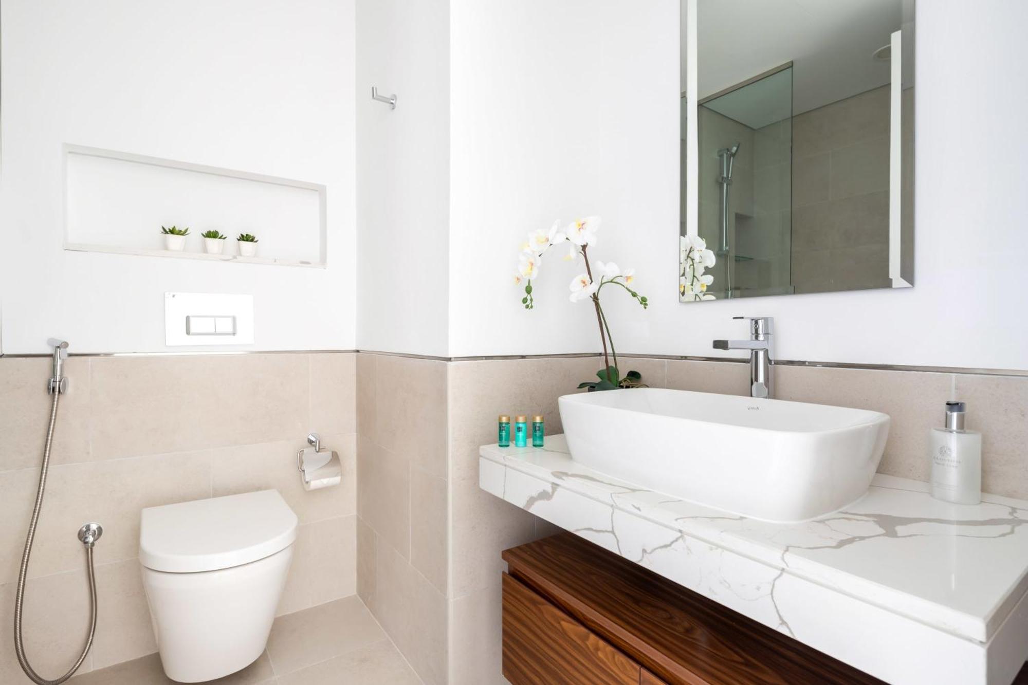 Frank Porter - Asayel 3 * Dubai