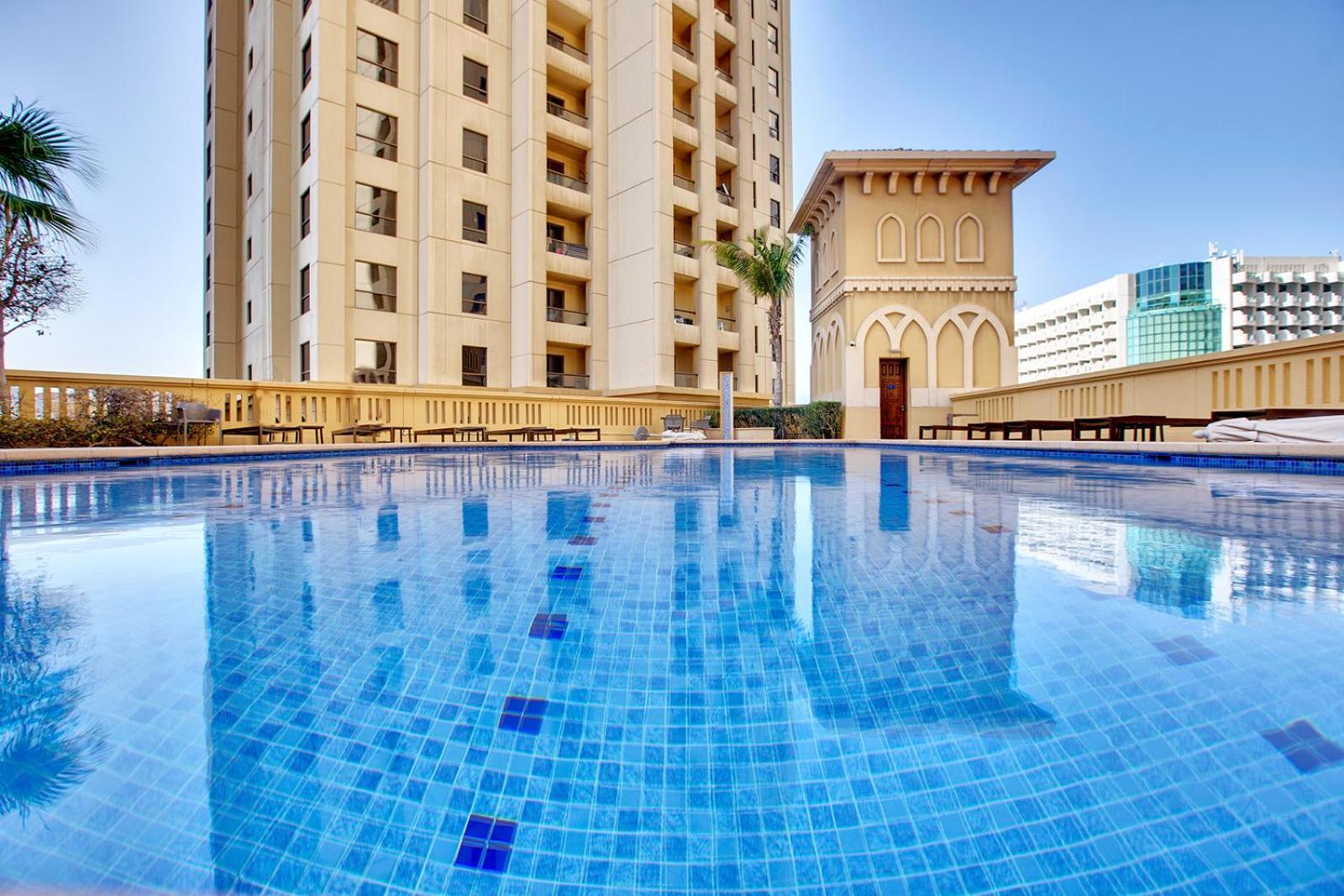 And Comfy In Jbr Apartamento Dubai