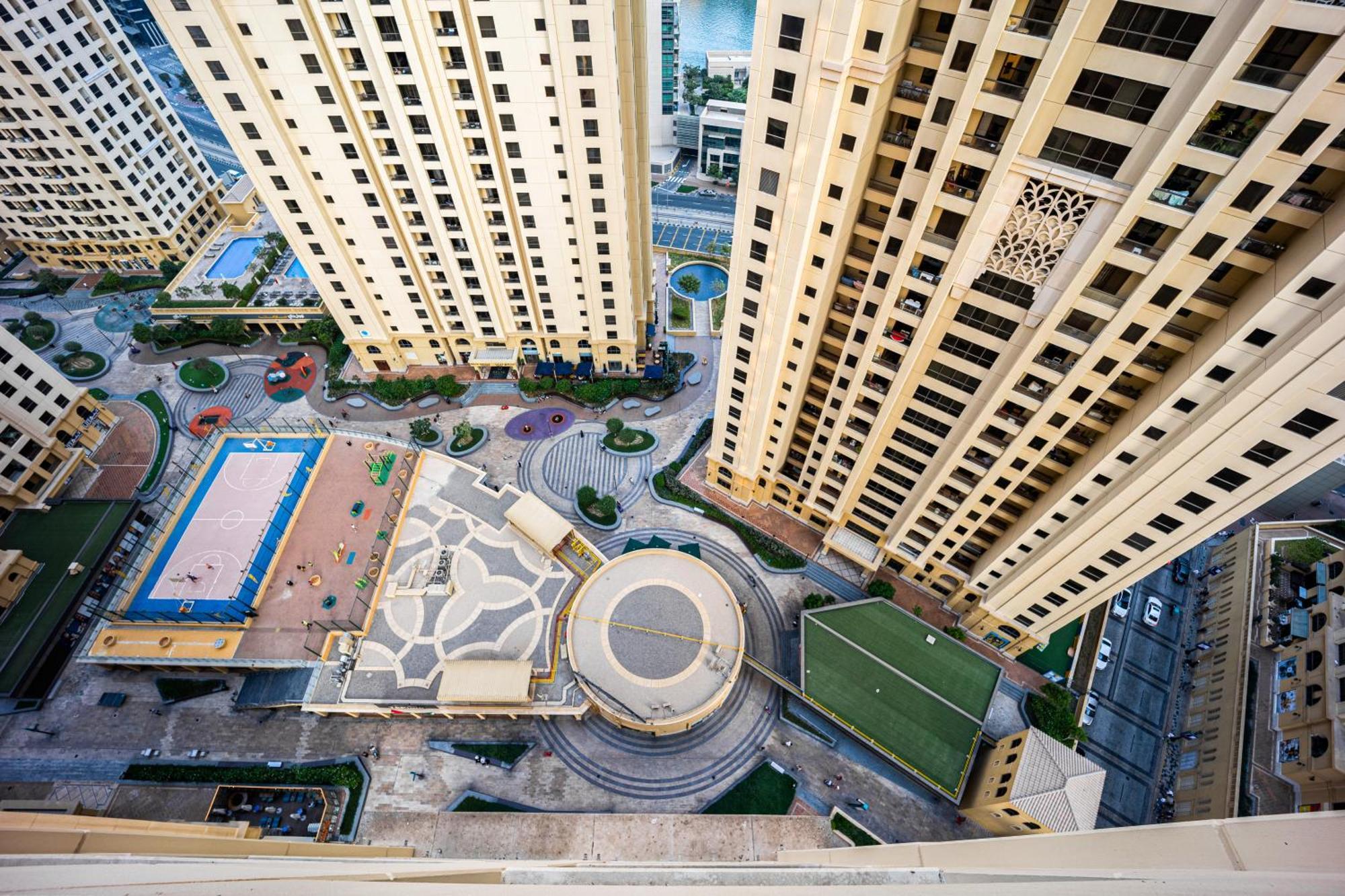And Comfy In Jbr Apartamento Dubai
