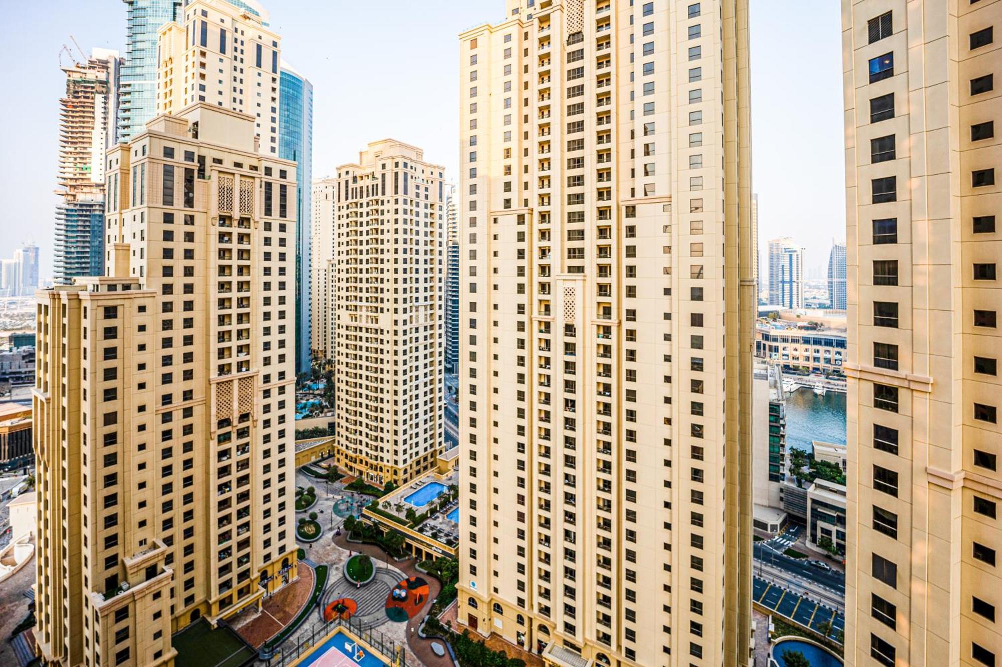 And Comfy In Jbr *