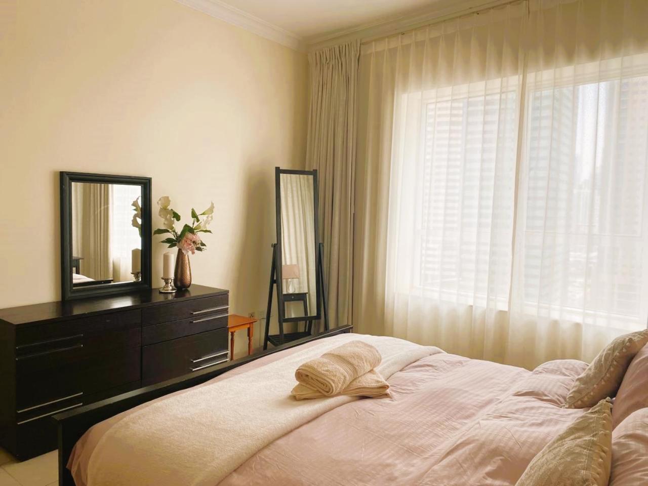 Apartamento Delux Marina The Bay 5 Min Jbr & 3 Min To Tram Station