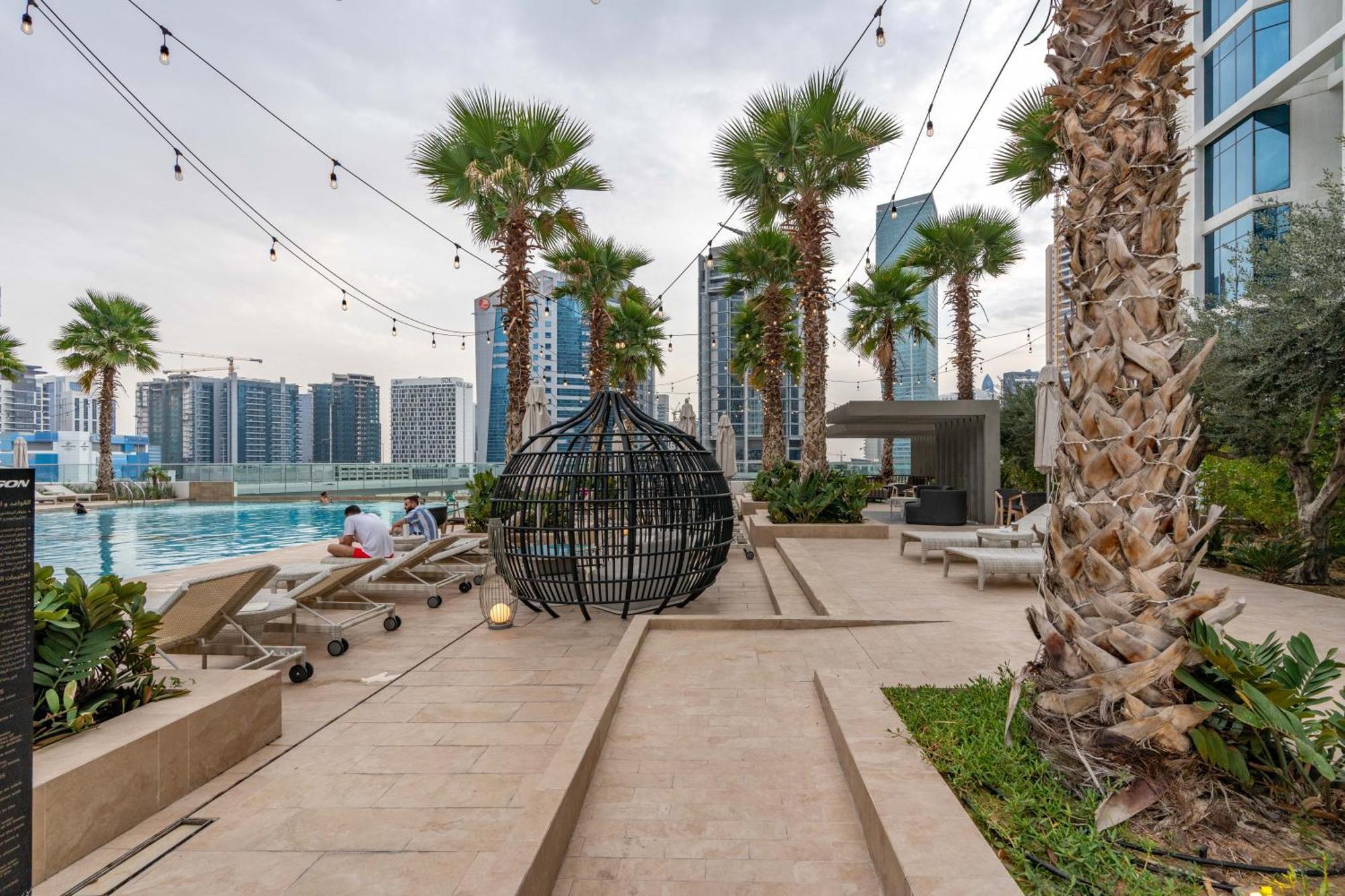Apartamento Spacious Luxe Family With Canal & Burj Khalifa View Dubái