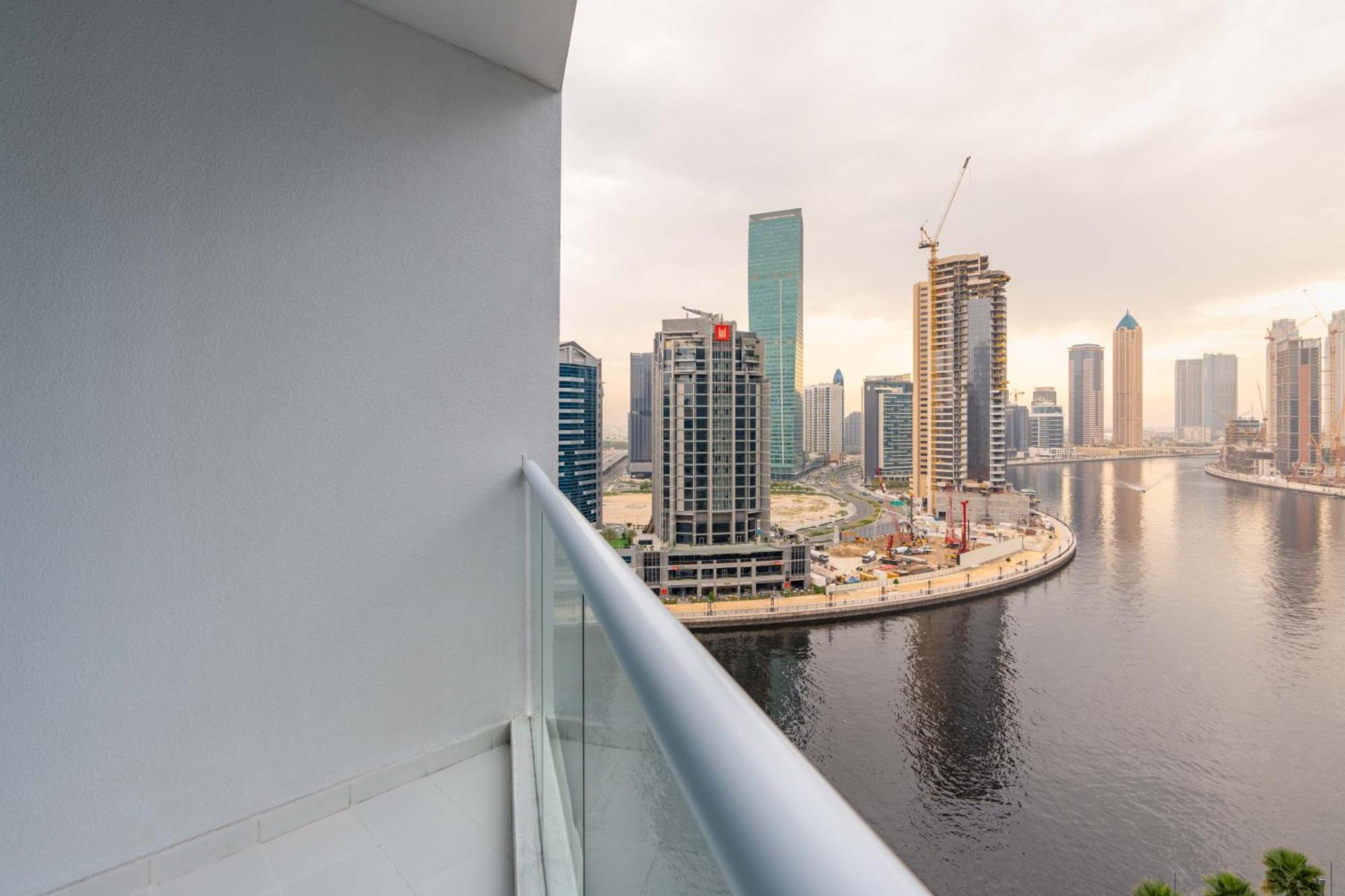 Apartamento Spacious Luxe Family With Canal & Burj Khalifa View