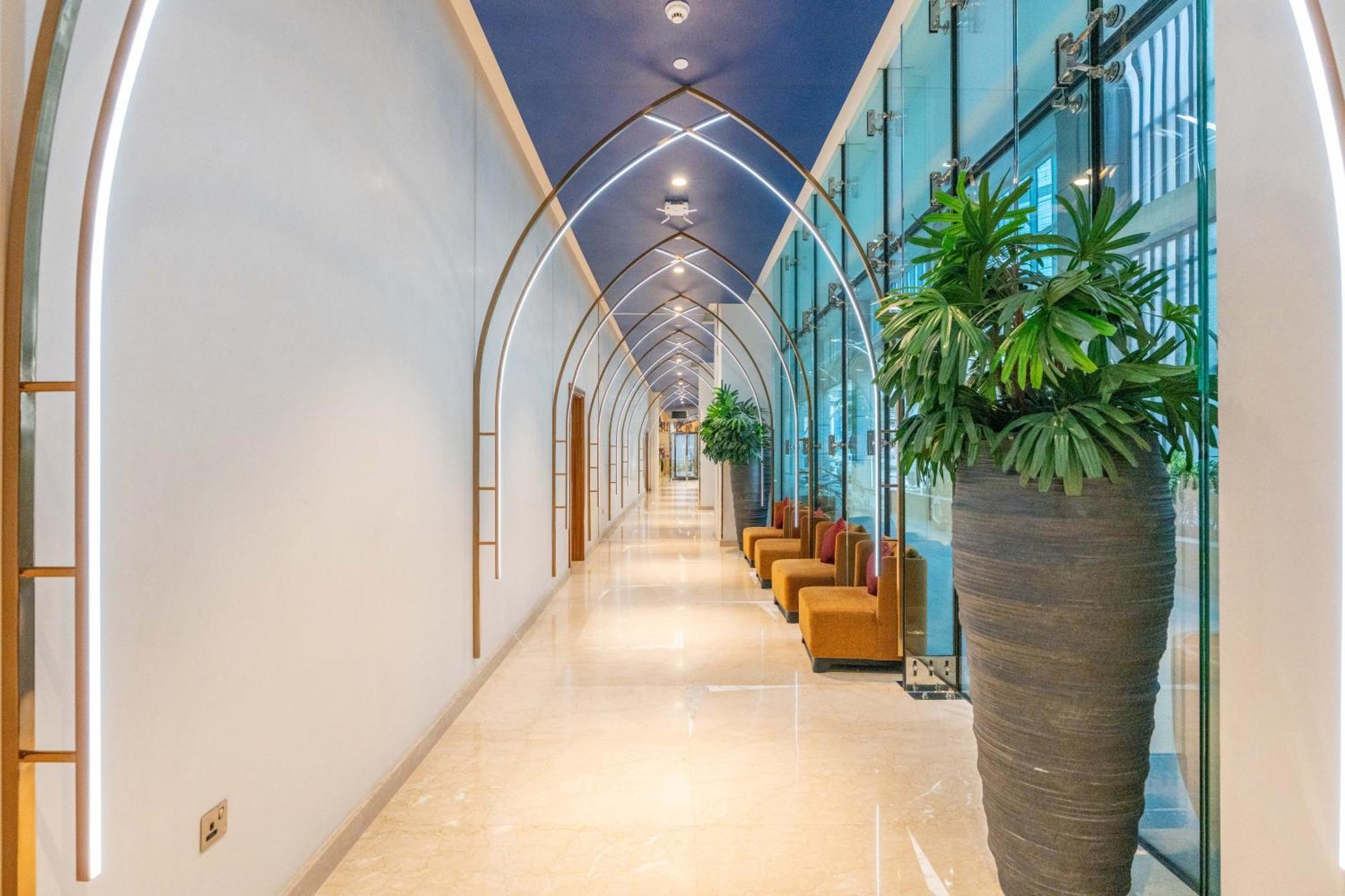 Spacious Luxe Family With Canal & Burj Khalifa View * Dubái