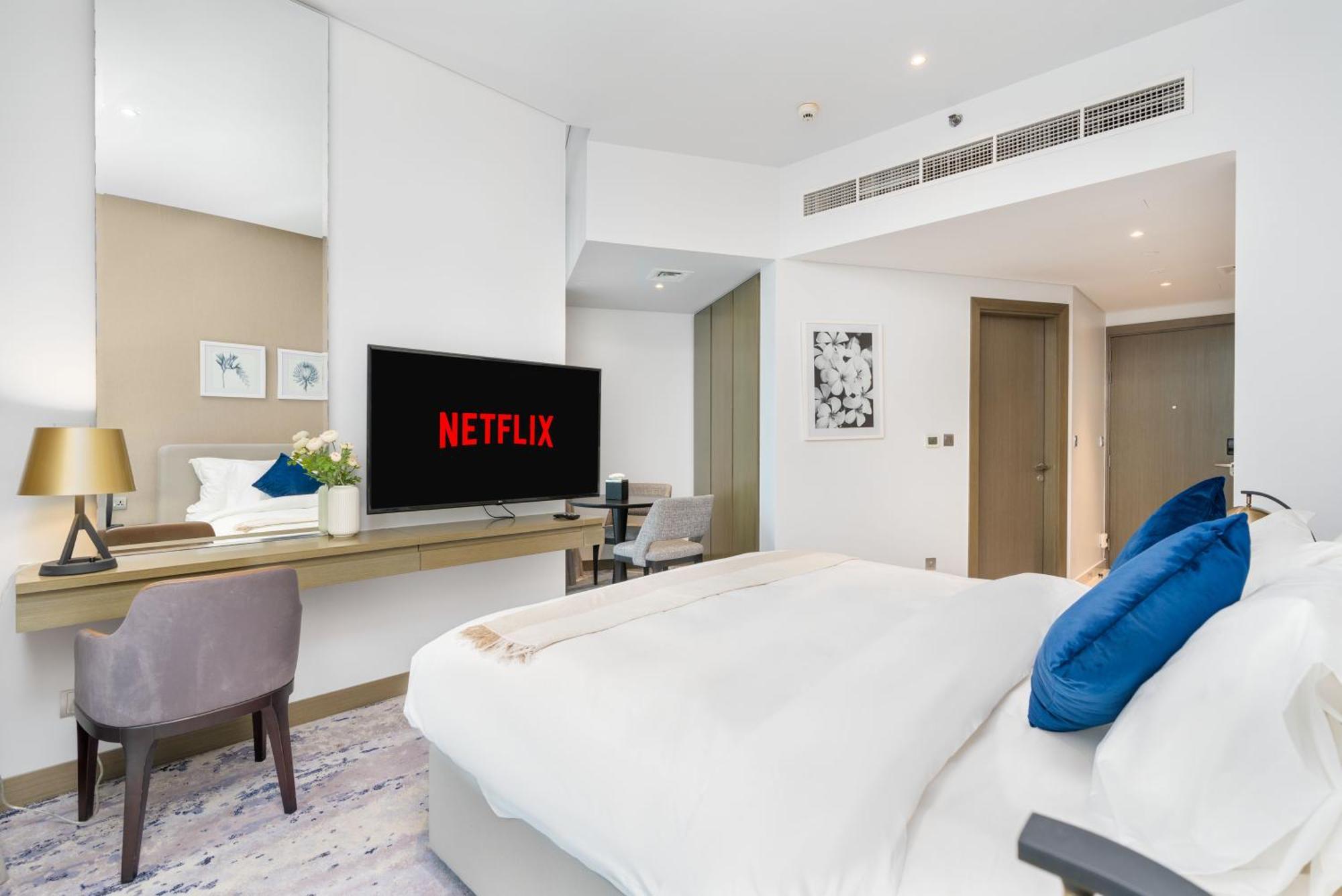 Apartamento Spacious Luxe Family With Canal & Burj Khalifa View Dubái